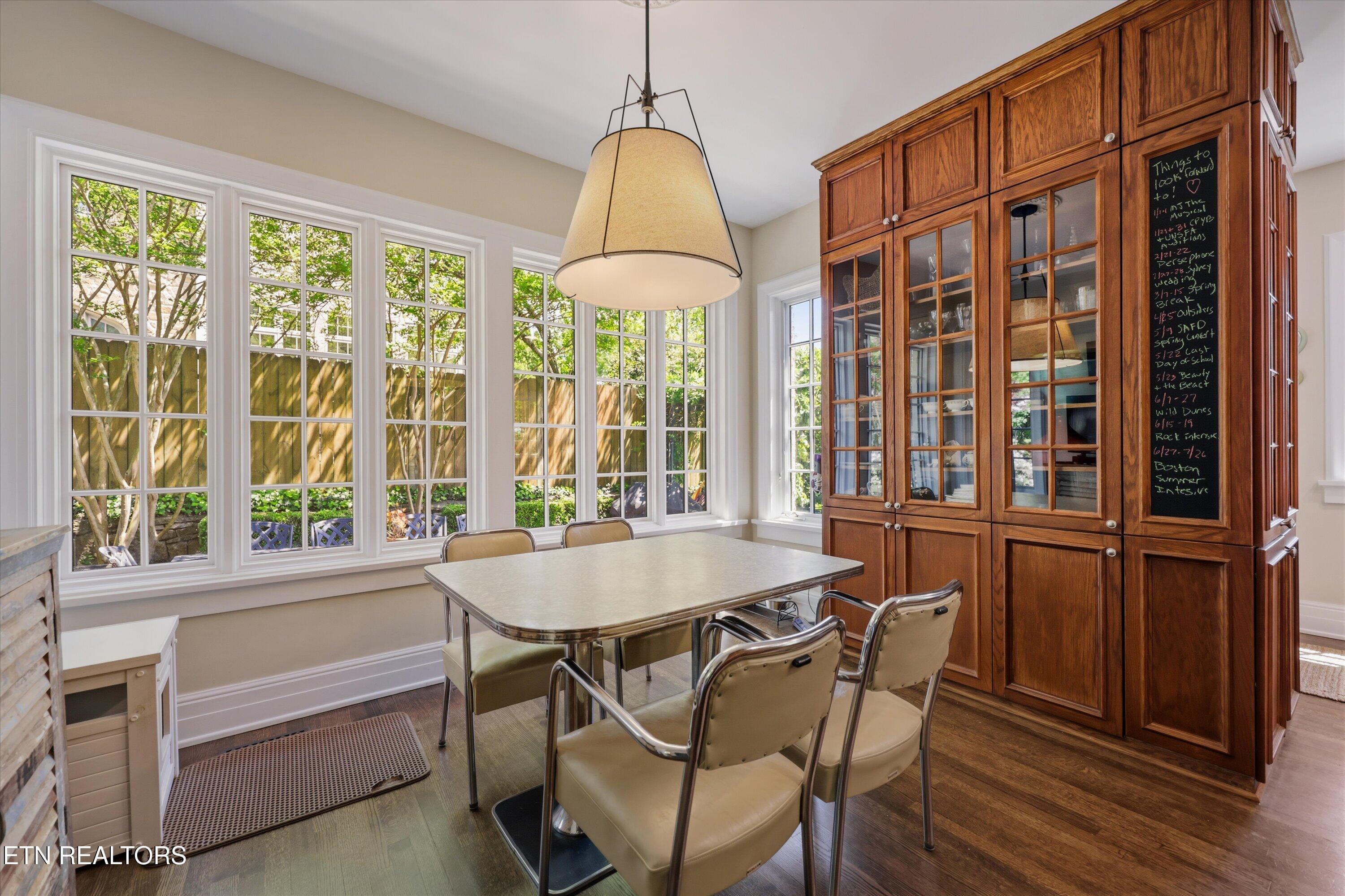 2824 Kingston Pike, Knoxville, TN - Fort Loudoun and Tellico Lake Real Estate - Image# 11