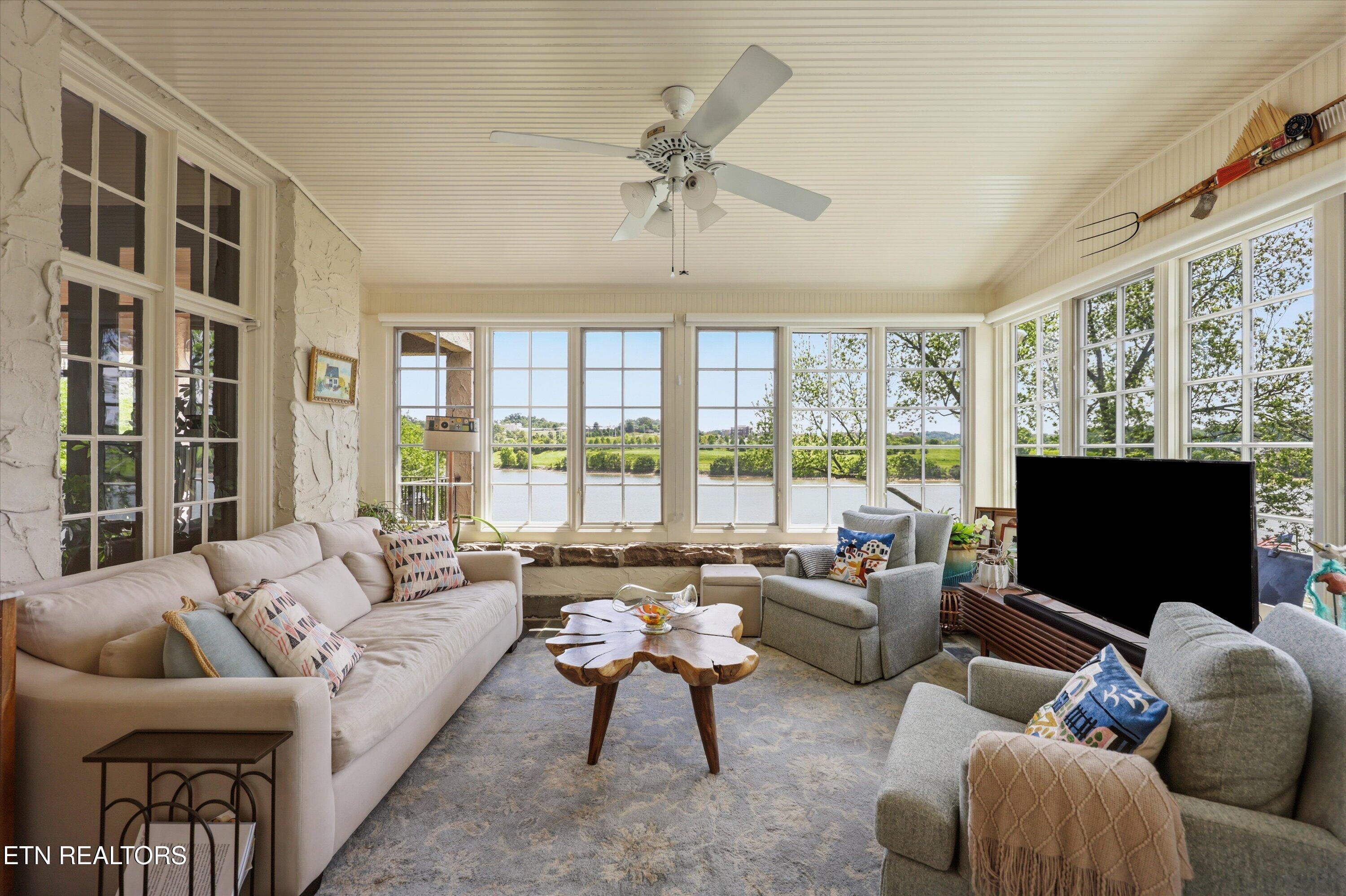 2824 Kingston Pike, Knoxville, TN - Fort Loudoun and Tellico Lake Real Estate - Image# 15