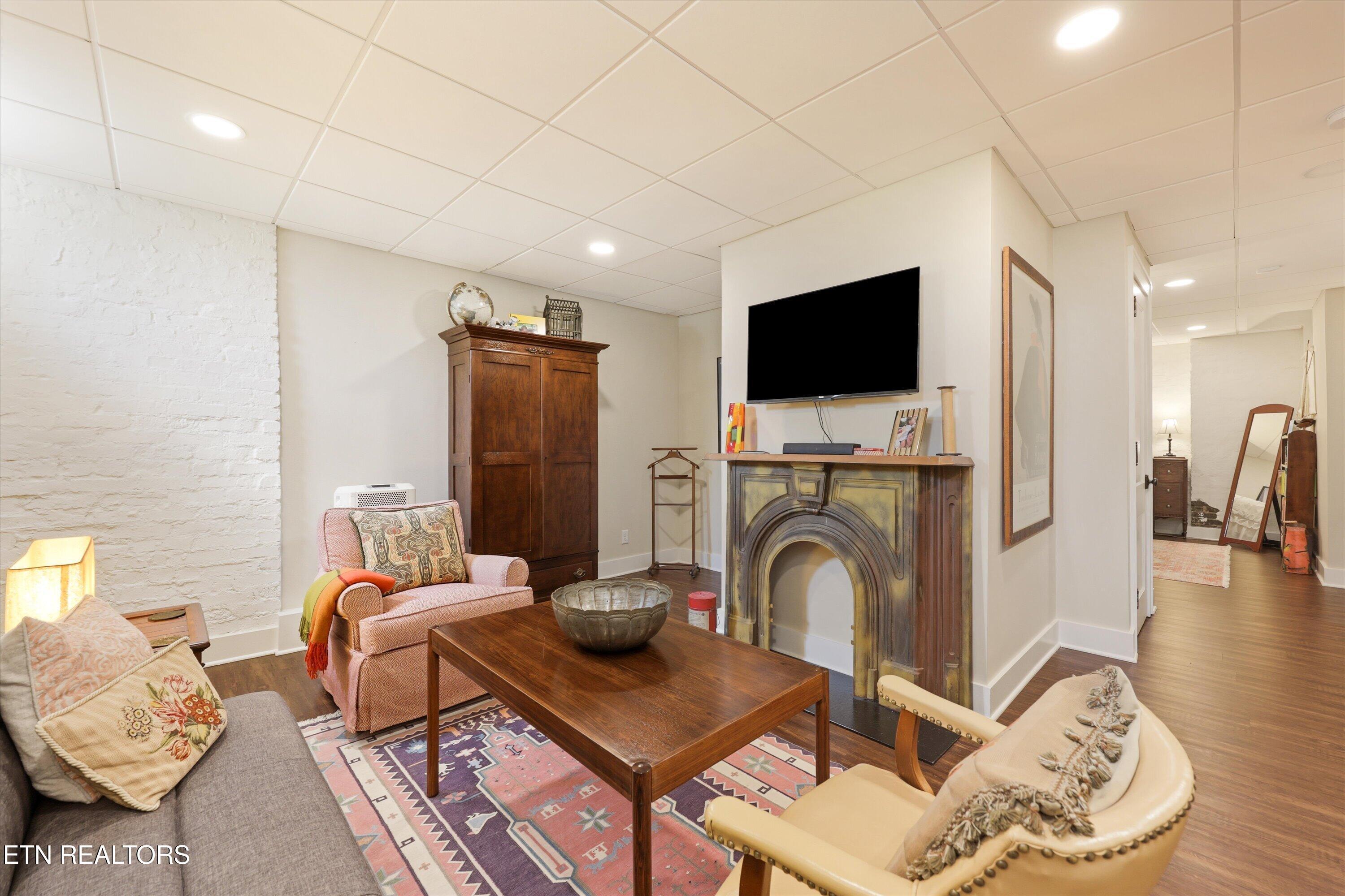 2824 Kingston Pike, Knoxville, TN - Fort Loudoun and Tellico Lake Real Estate - Image# 31