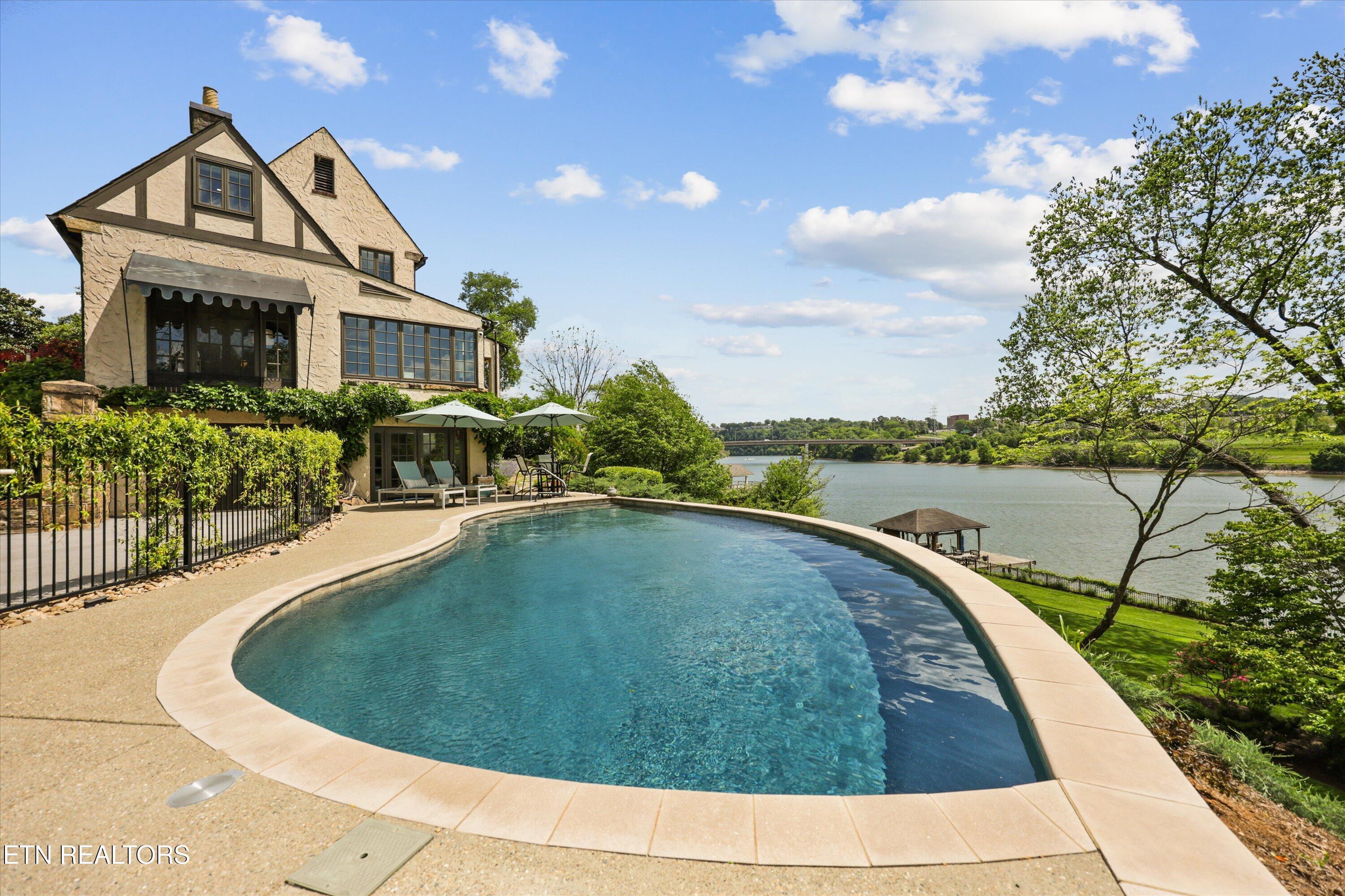 2824 Kingston Pike, Knoxville, TN - Fort Loudoun and Tellico Lake Real Estate - Image# 35