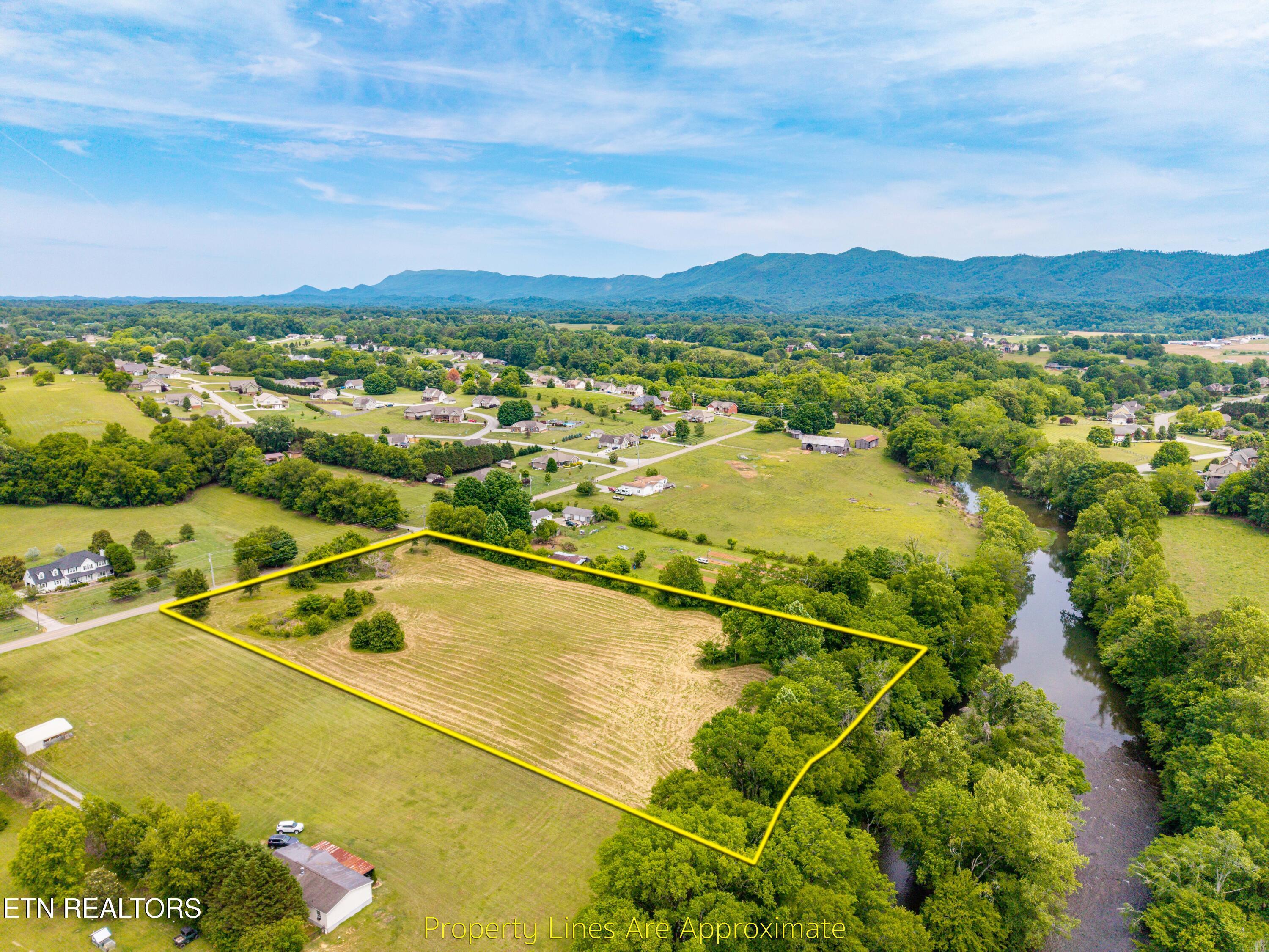 332 River Ford Rd, Maryville, TN - Fort Loudoun and Tellico Lake Real Estate - Image# 1