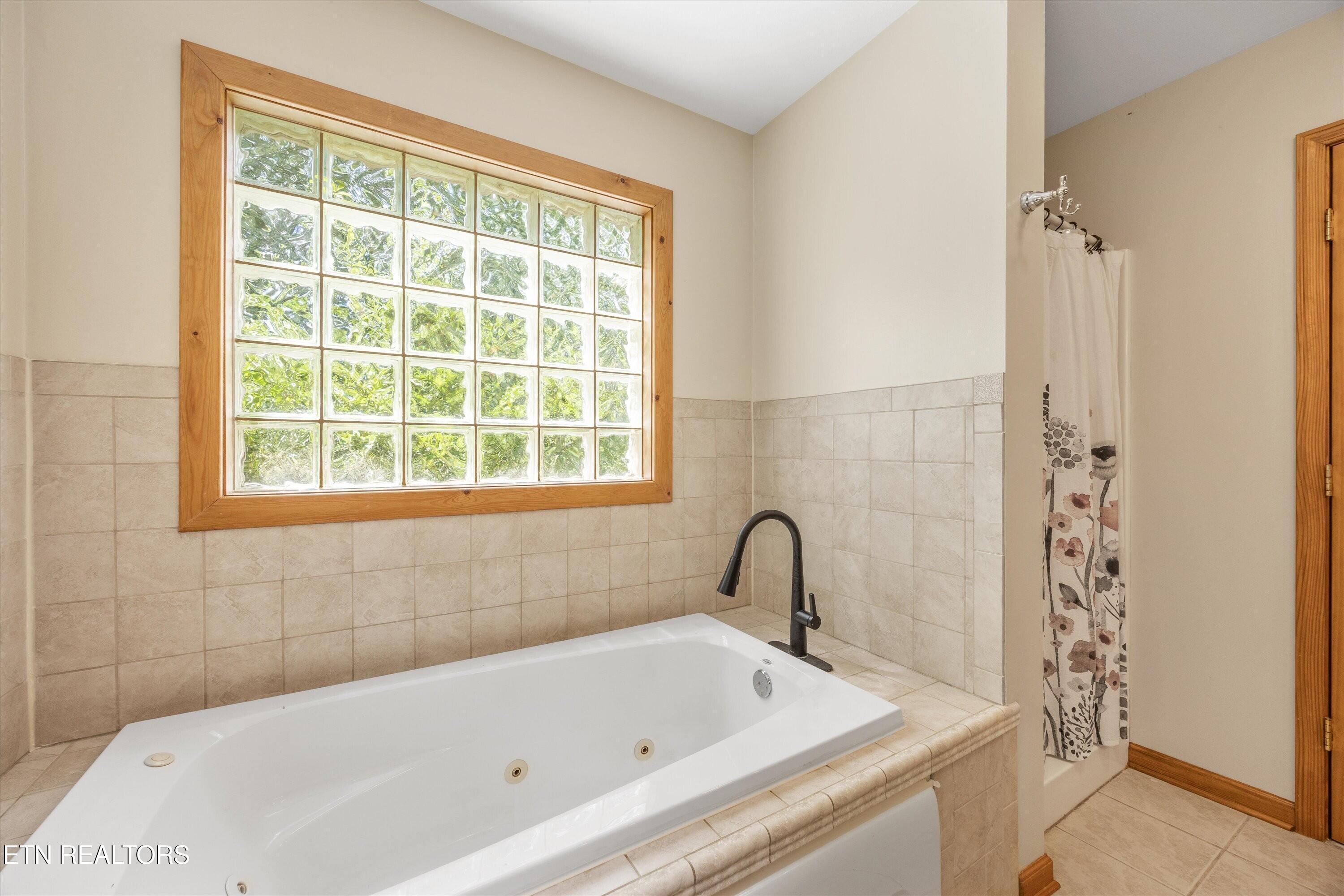 206 Old Citico Rd, Vonore, TN - Fort Loudoun and Tellico Lake Real Estate - Image# 22