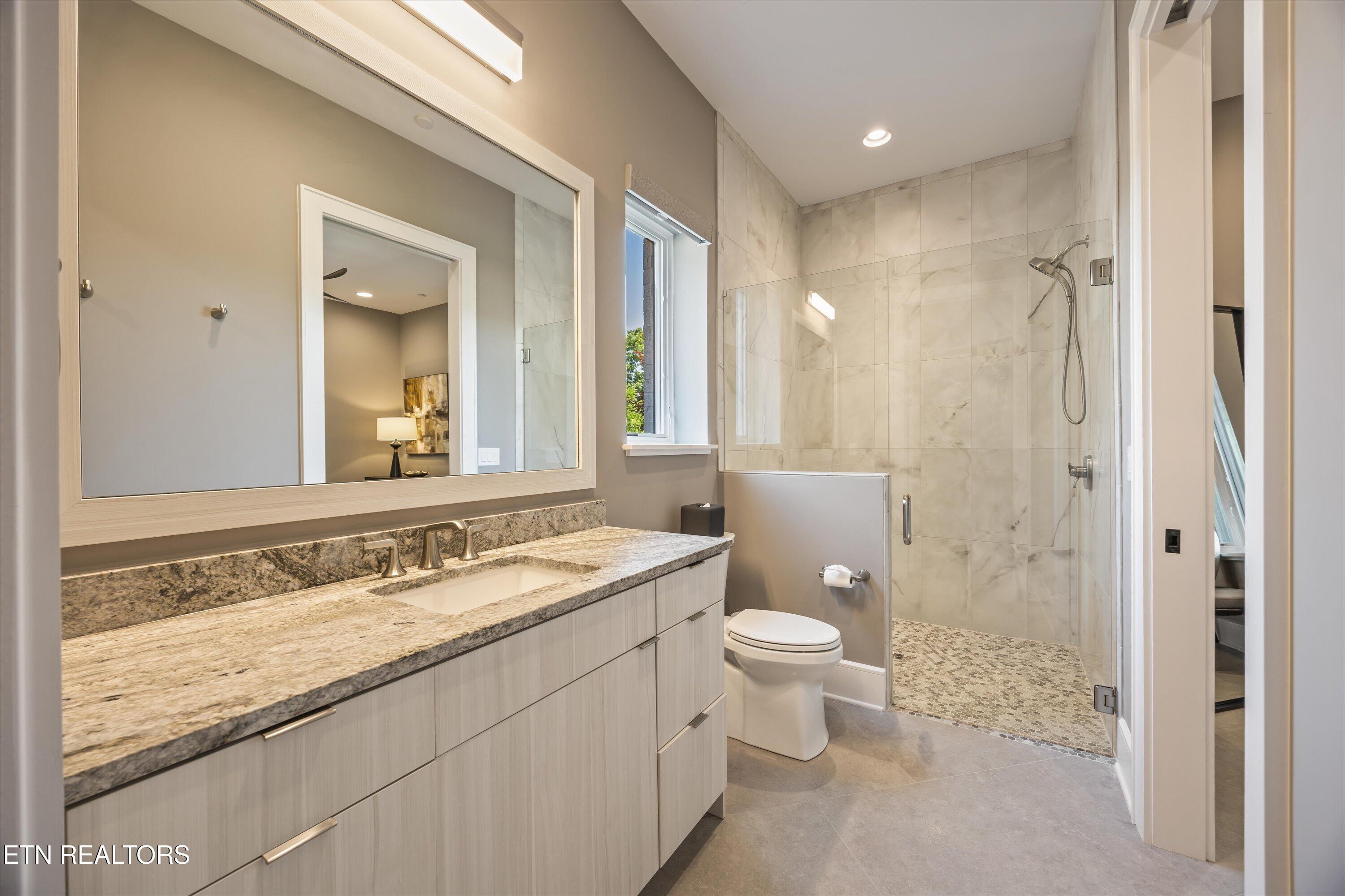 317 Admiral Court, Lenoir City, TN - Fort Loudoun and Tellico Lake Real Estate - Image# 43