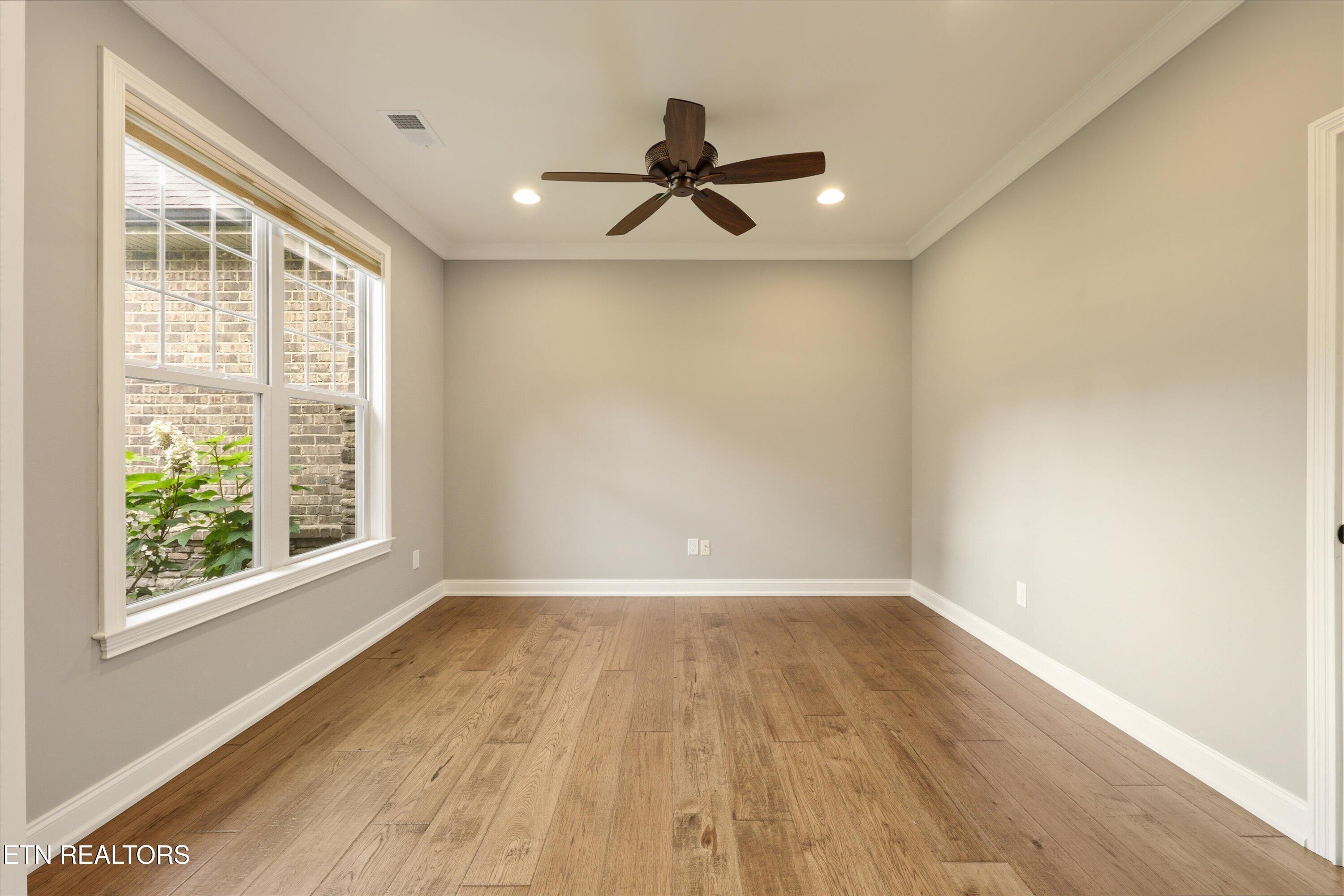303 Okmulgee Circle, Loudon, TN - Fort Loudoun and Tellico Lake Real Estate - Image# 11