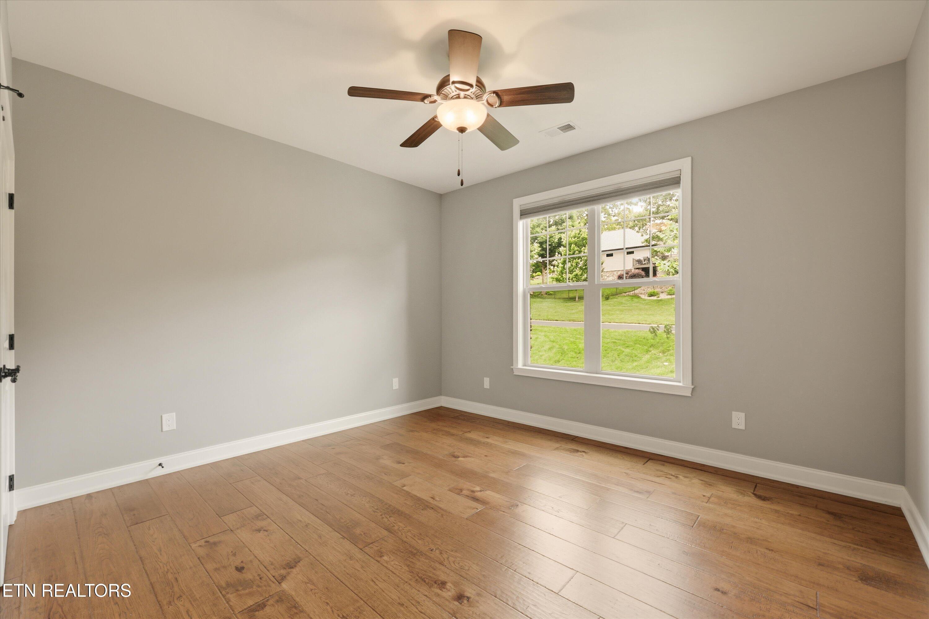 303 Okmulgee Circle, Loudon, TN - Fort Loudoun and Tellico Lake Real Estate - Image# 13