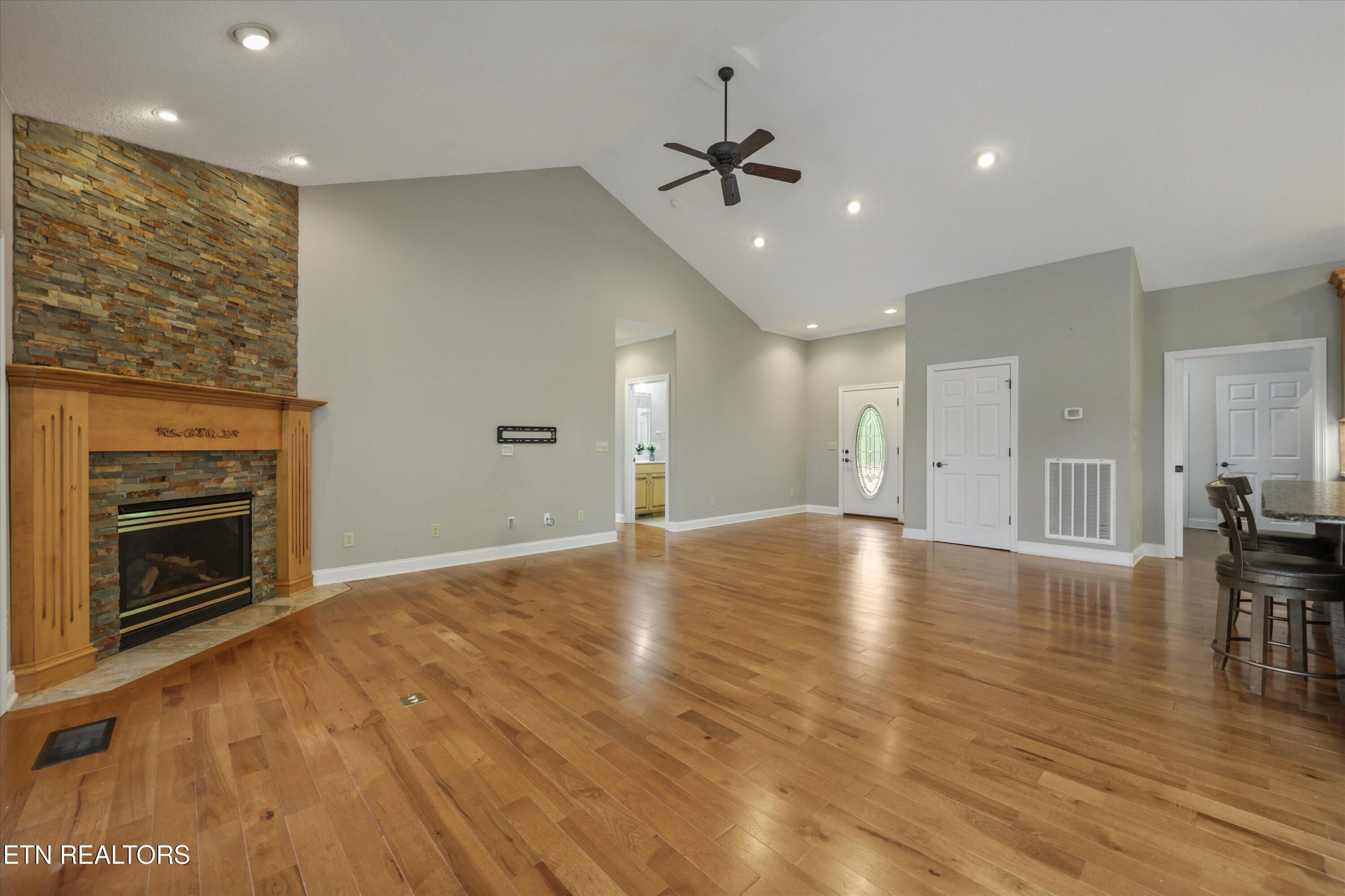 145 Nunyu Tr, Vonore, TN - Fort Loudoun and Tellico Lake Real Estate - Image# 13