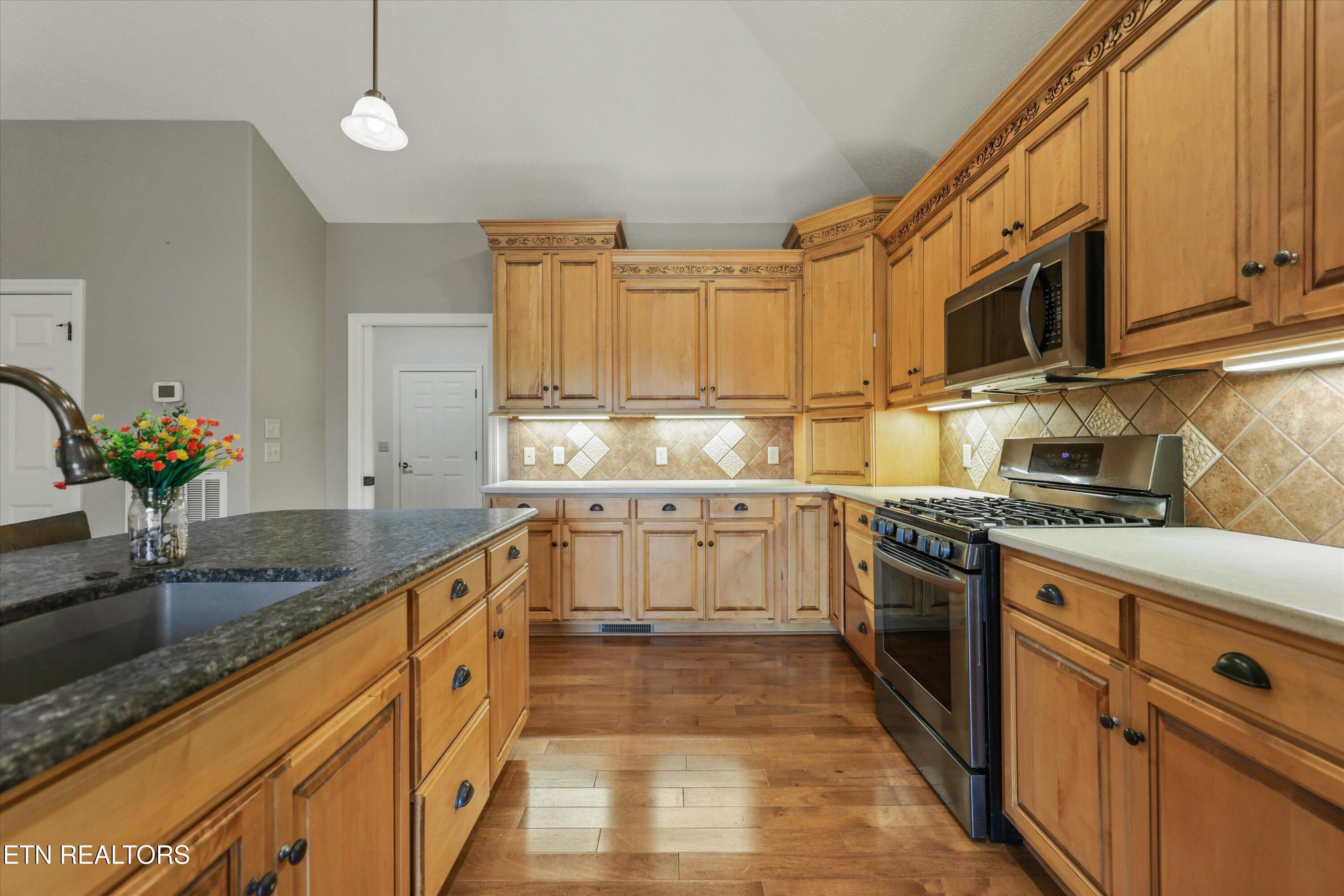 145 Nunyu Tr, Vonore, TN - Fort Loudoun and Tellico Lake Real Estate - Image# 9