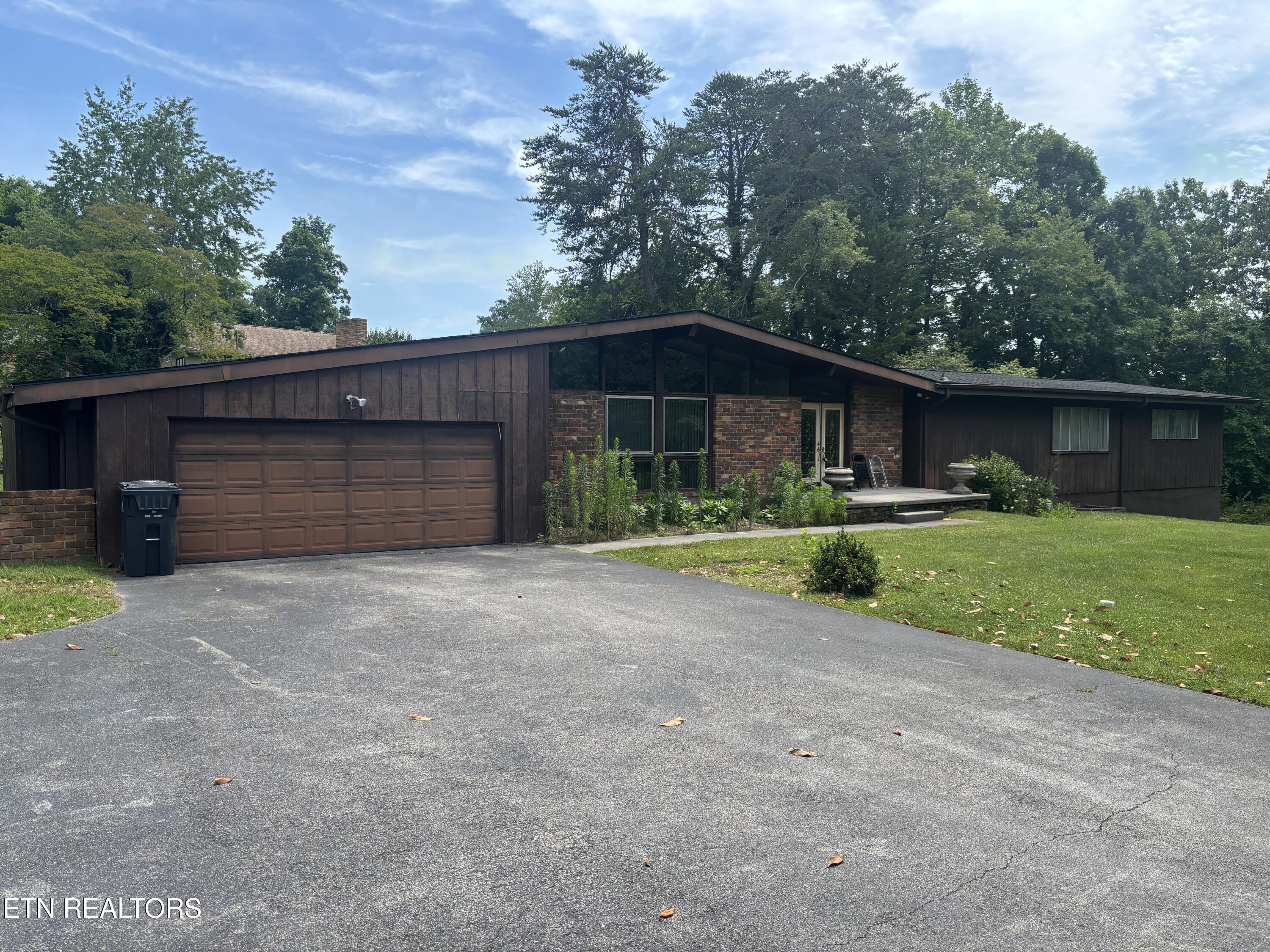 7121 Stone Mill Drive, Knoxville, TN - Fort Loudoun and Tellico Lake Real Estate - Image# 2