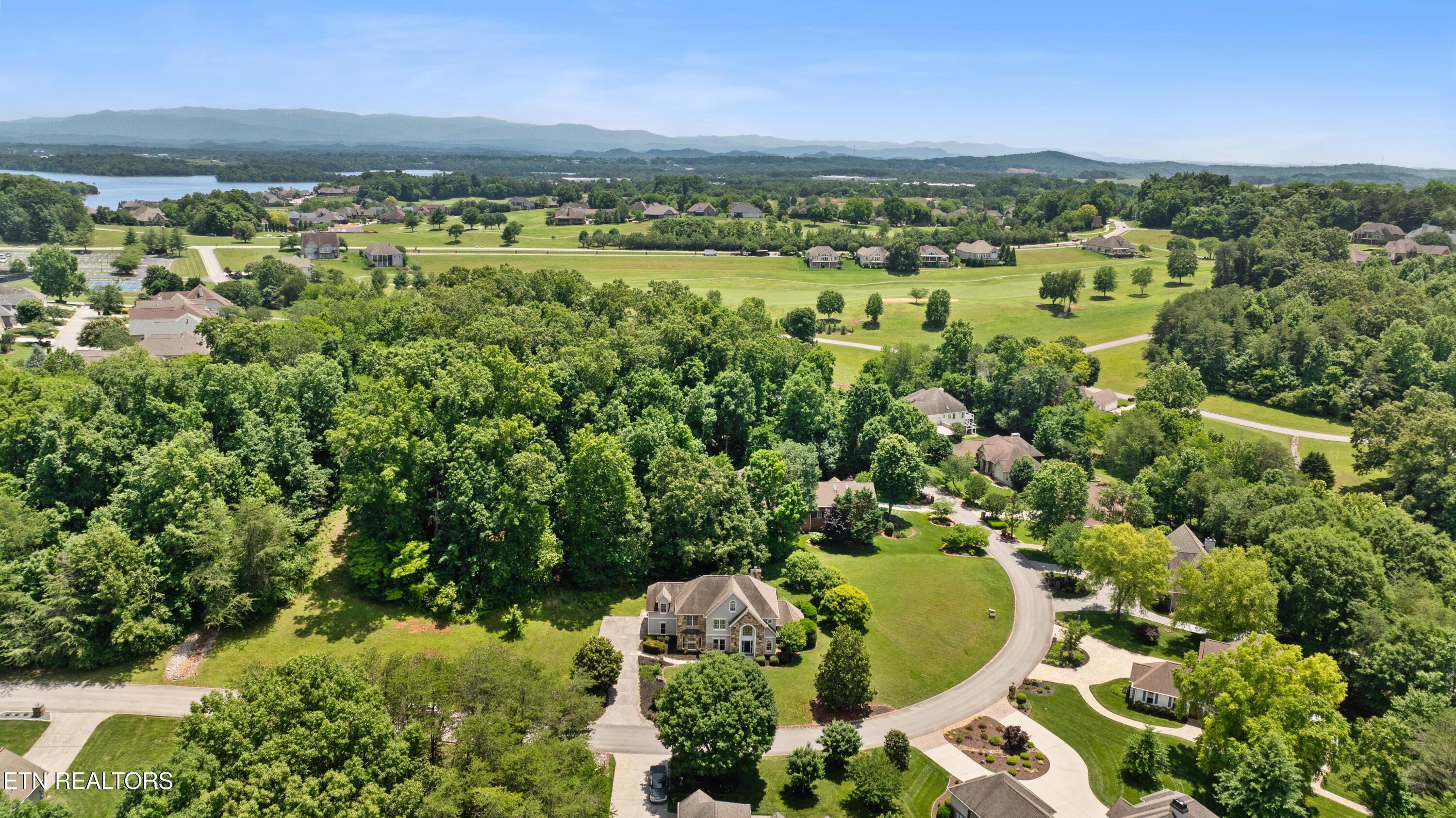 612 Sandpiper Drive, Vonore, TN - Fort Loudoun and Tellico Lake Real Estate - Image# 2