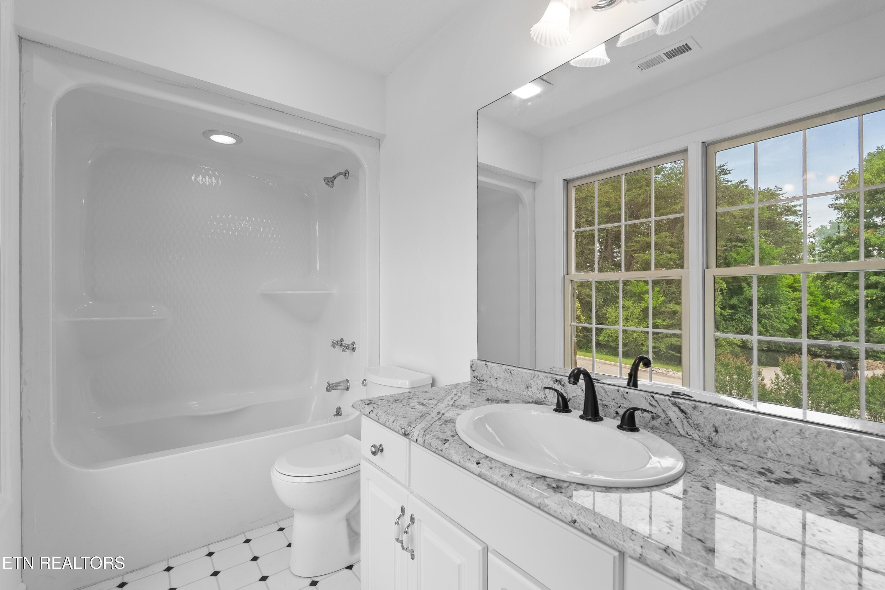 612 Sandpiper Drive, Vonore, TN - Fort Loudoun and Tellico Lake Real Estate - Image# 30
