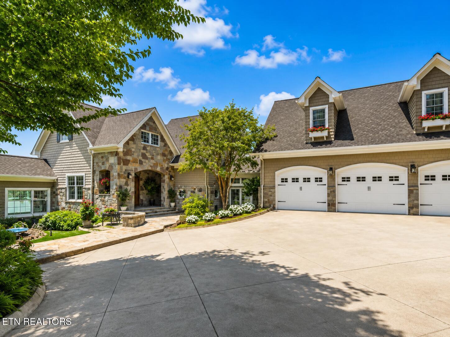 8941 Kelsey Lane, Knoxville, TN - Fort Loudoun and Tellico Lake Real Estate - Image# 2