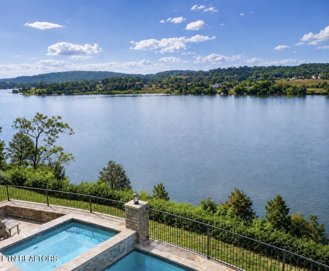 8941 Kelsey Lane, Knoxville, TN - Fort Loudoun and Tellico Lake Real Estate - Image# 4