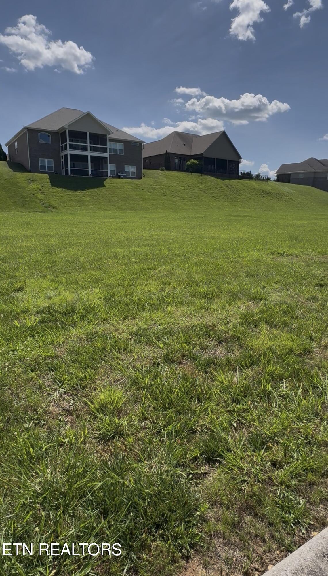 562 Charleston, Loudon, TN