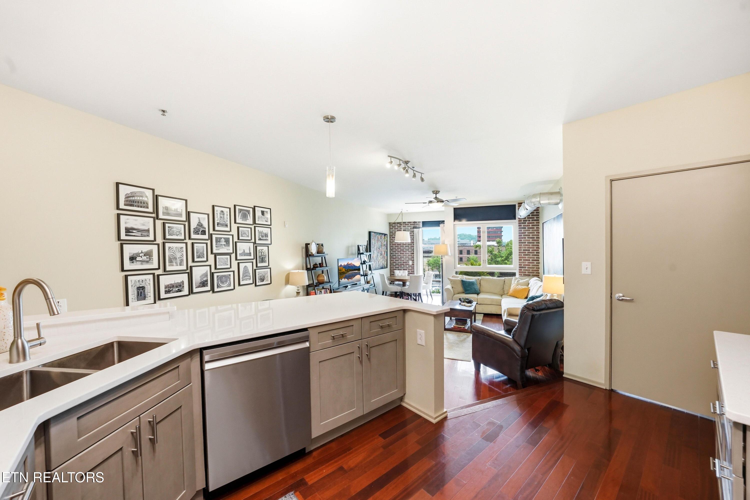 440 Walnut St, Knoxville, TN - Fort Loudoun and Tellico Lake Real Estate - Image# 9