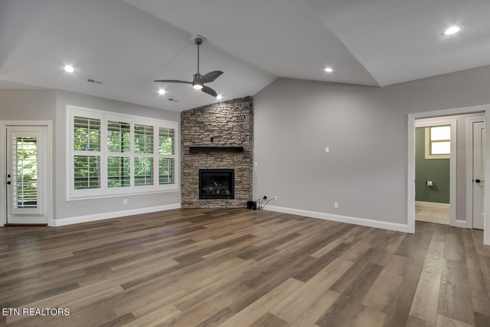 312 Elokwa Lane, Loudon, TN - Fort Loudoun and Tellico Lake Real Estate - Image# 12