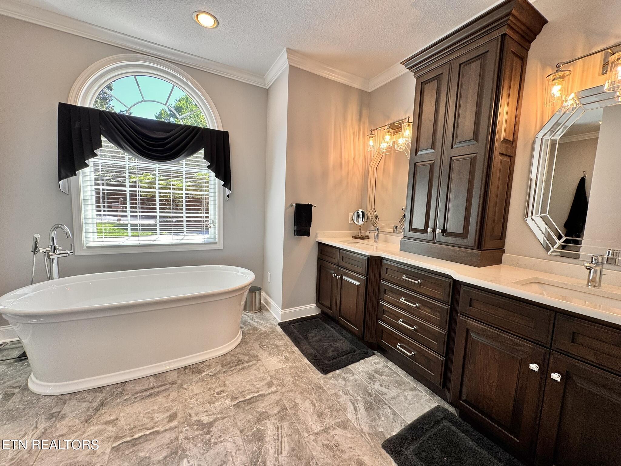 201 Iroquois Circle, Loudon, TN - Fort Loudoun and Tellico Lake Real Estate - Image# 27