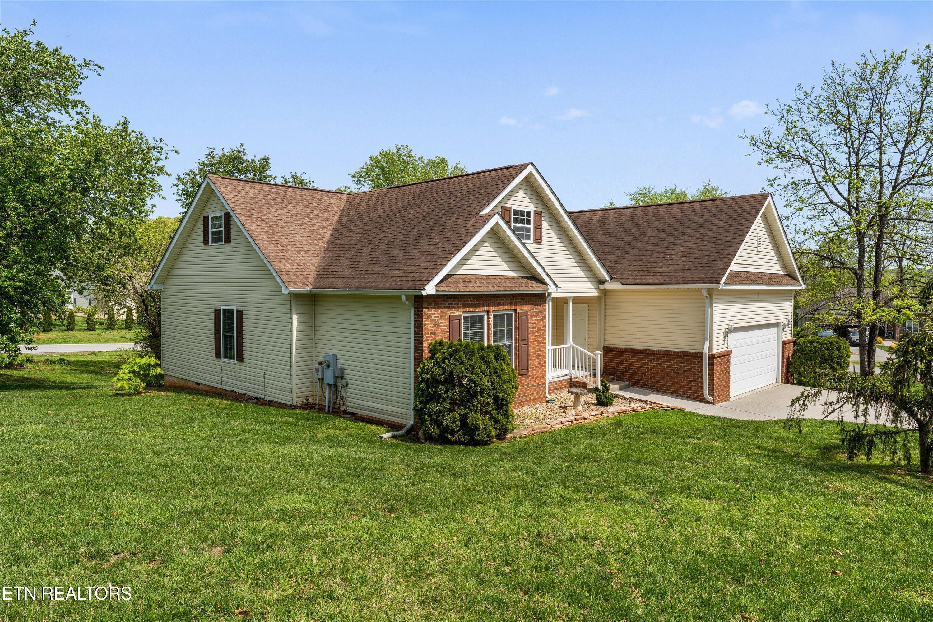 102 Chaloni Lane, Loudon, TN - Fort Loudoun and Tellico Lake Real Estate - Image# 2