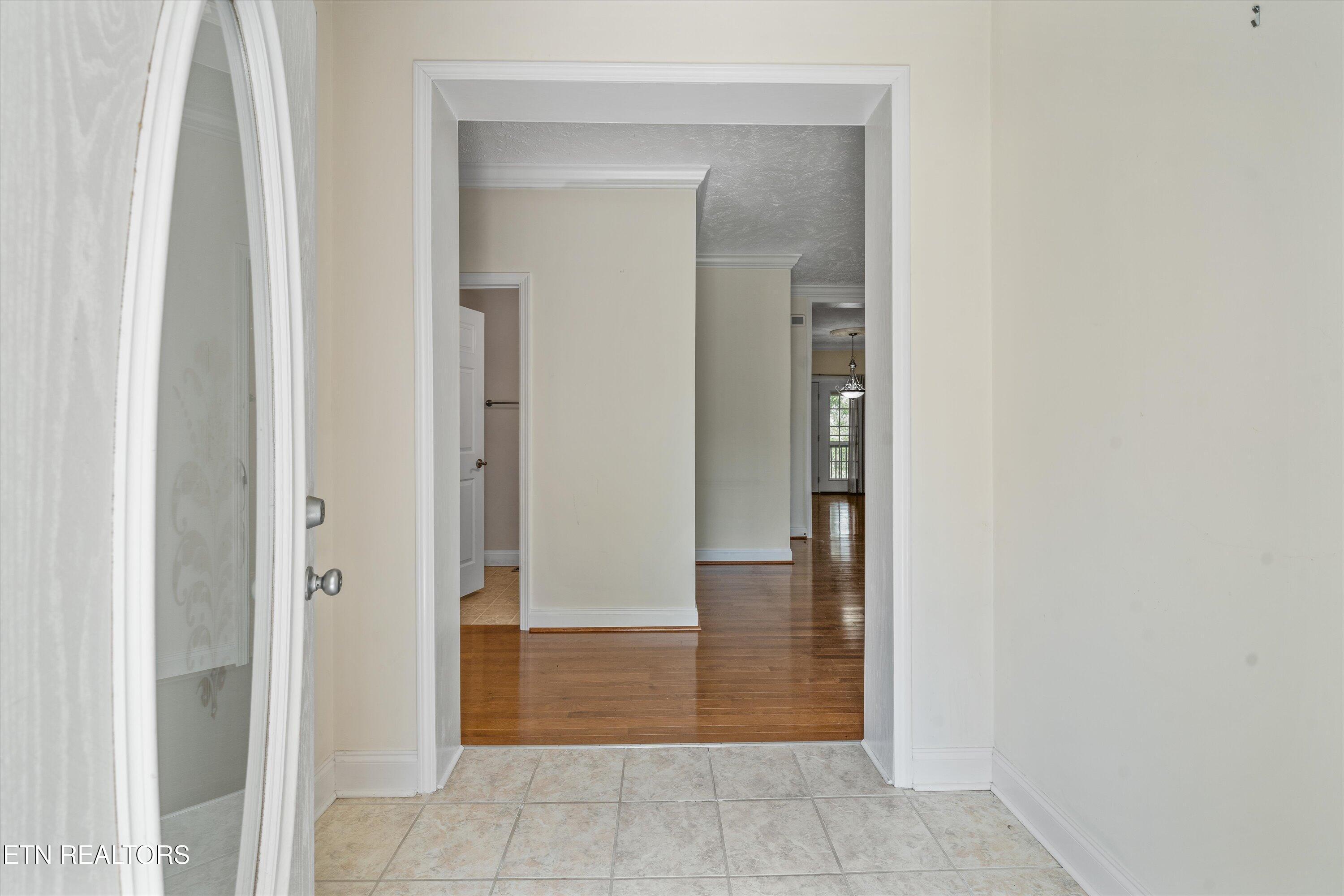 102 Chaloni Lane, Loudon, TN - Fort Loudoun and Tellico Lake Real Estate - Image# 4