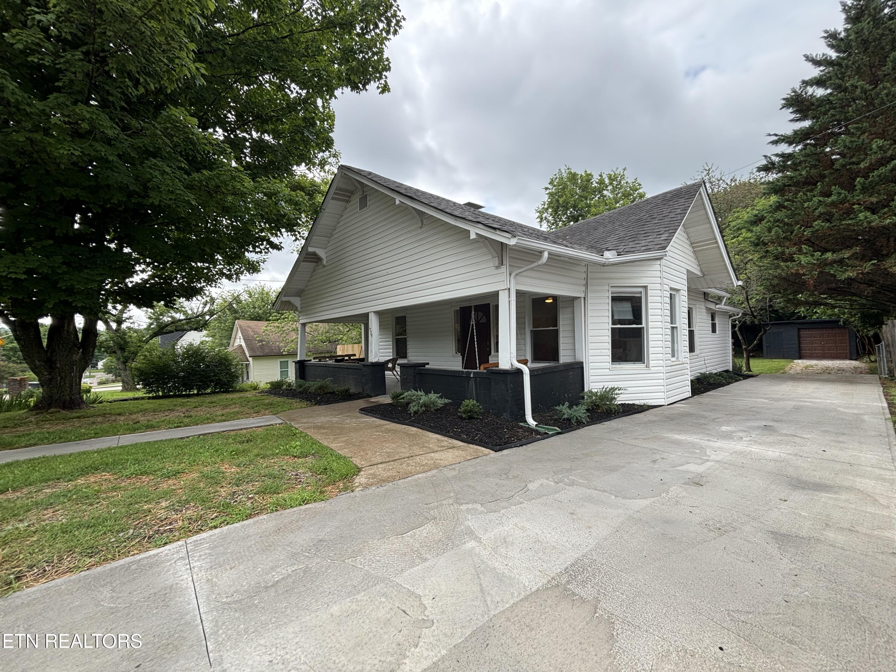 1724 Minnis Ave, Knoxville, TN