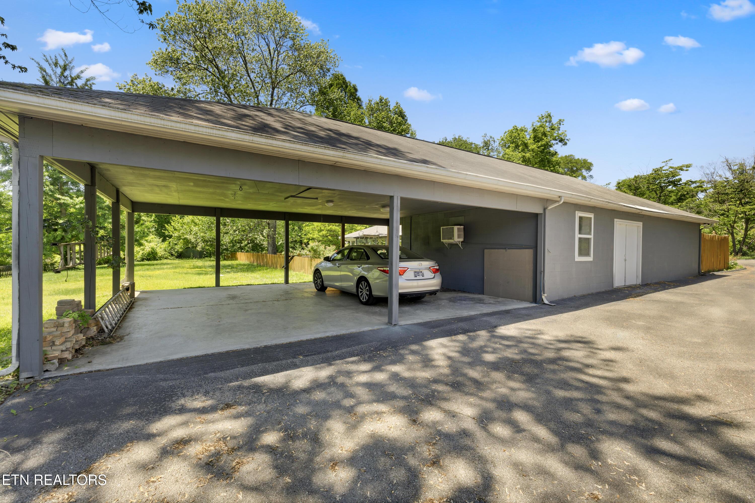 5800 Holston Hills Rd, Knoxville, TN - Fort Loudoun and Tellico Lake Real Estate - Image# 4