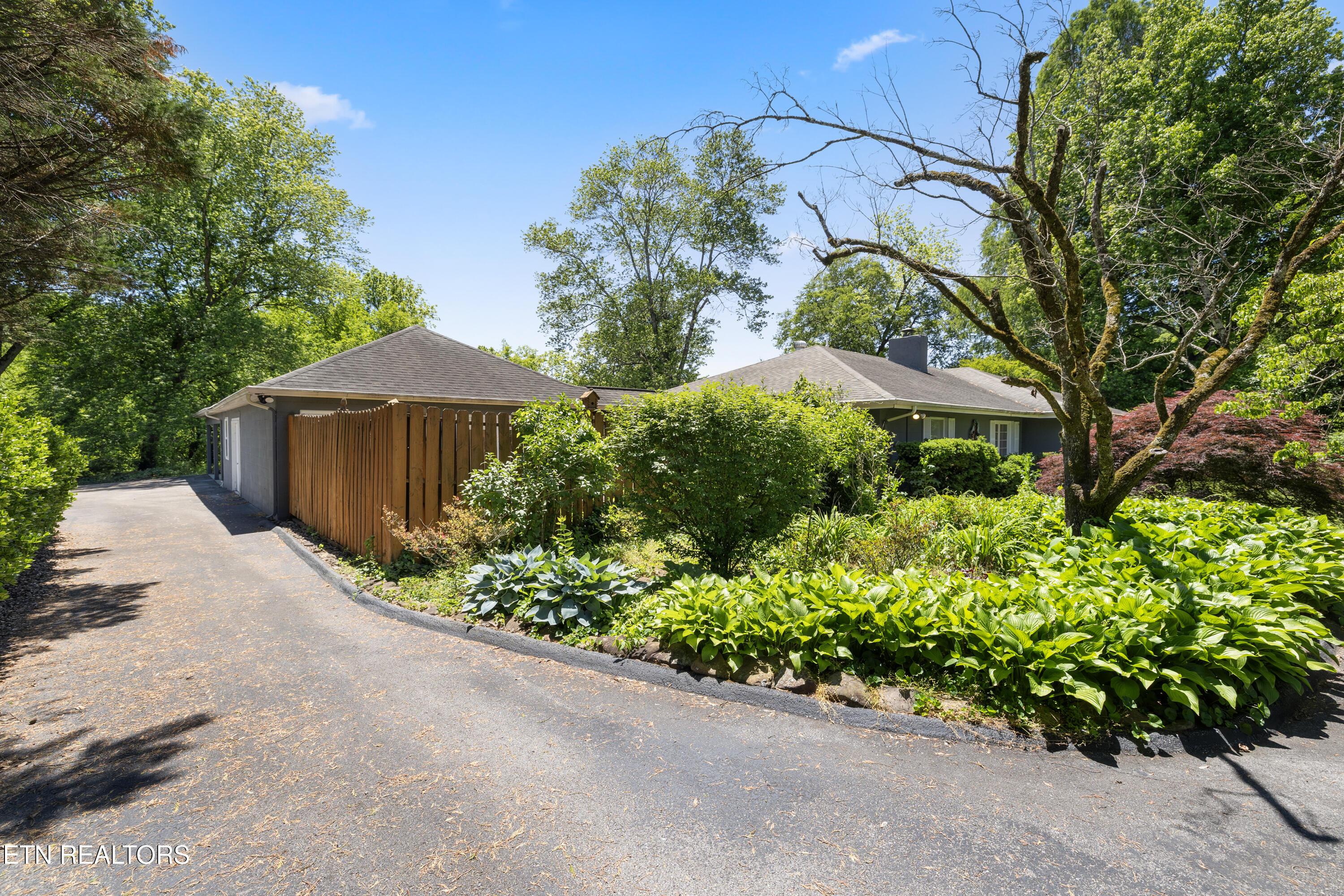5800 Holston Hills Rd, Knoxville, TN - Fort Loudoun and Tellico Lake Real Estate - Image# 3