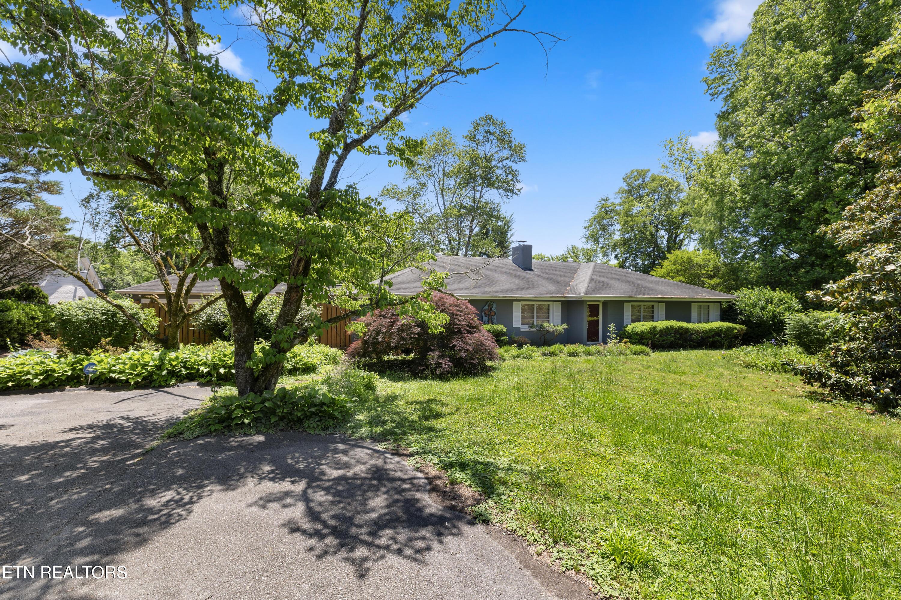 5800 Holston Hills Rd, Knoxville, TN - Fort Loudoun and Tellico Lake Real Estate - Image# 1