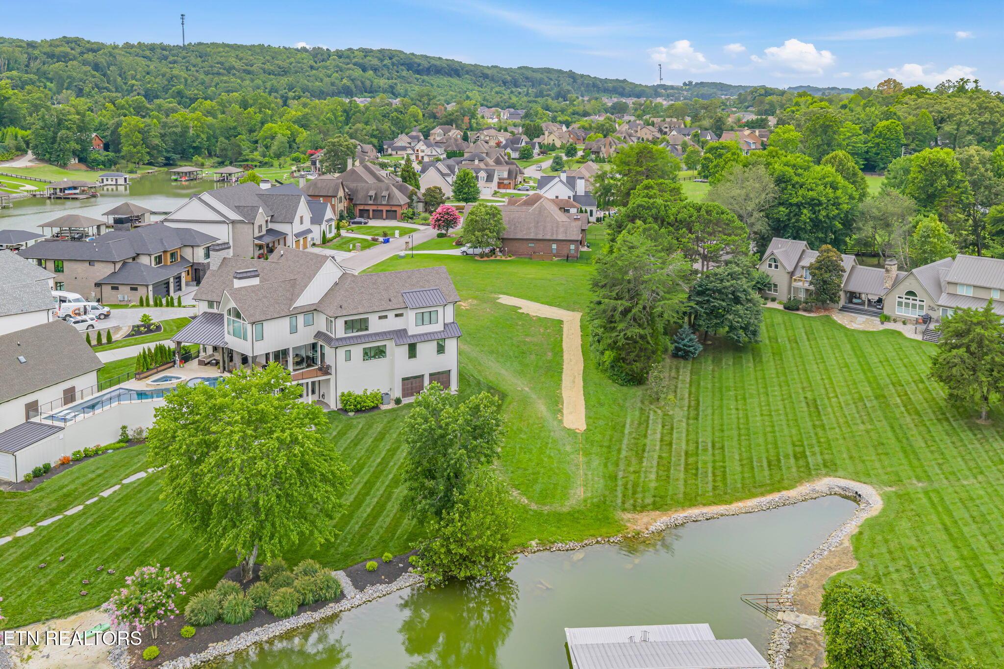 1607 Yachtsman Way, Knoxville, TN - Fort Loudoun and Tellico Lake Real Estate - Image# 16