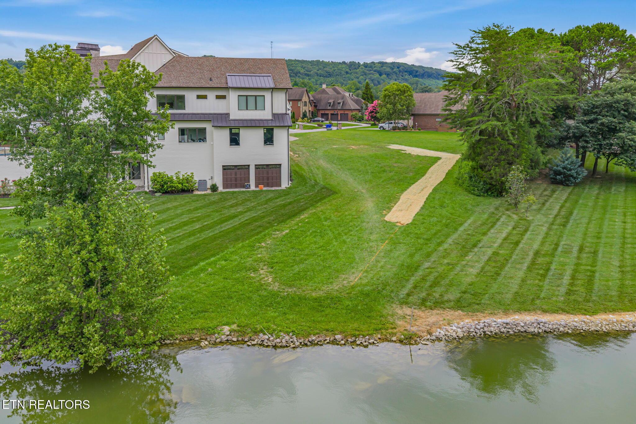 1607 Yachtsman Way, Knoxville, TN - Fort Loudoun and Tellico Lake Real Estate - Image# 18