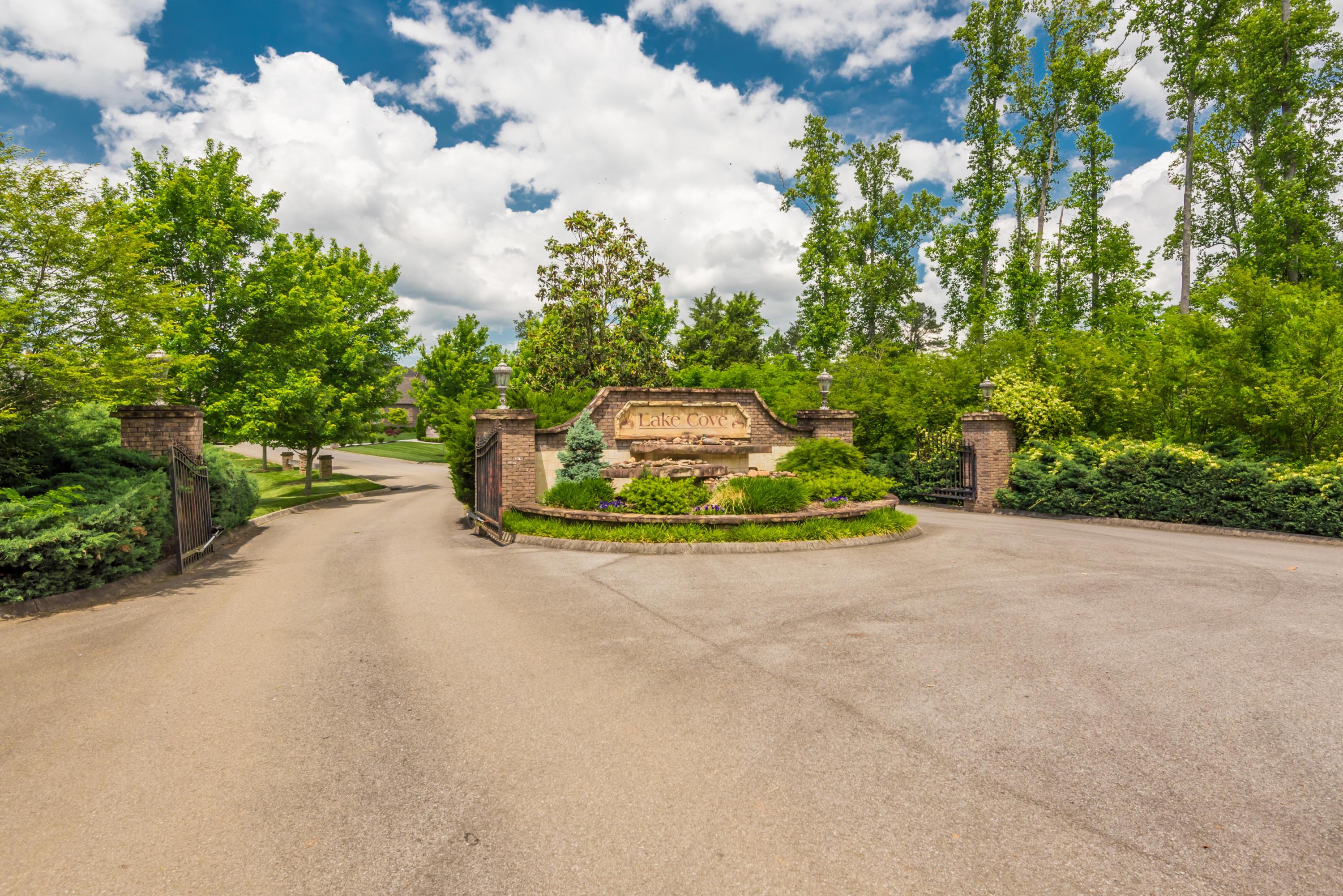 1607 Yachtsman Way, Knoxville, TN - Fort Loudoun and Tellico Lake Real Estate - Image# 2