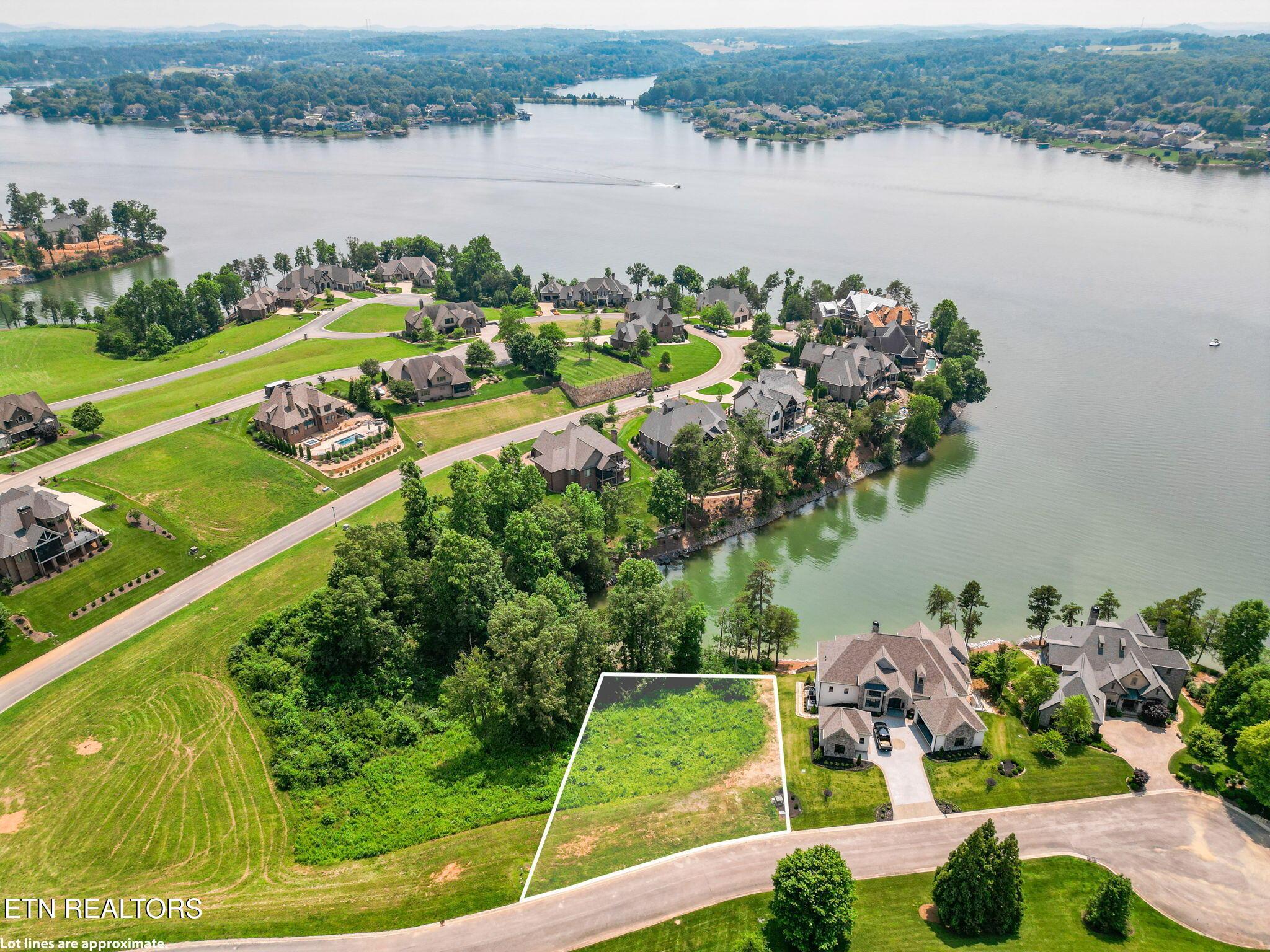 377 Beacon Court, Lenoir City, TN - Fort Loudoun and Tellico Lake Real Estate - Image# 1