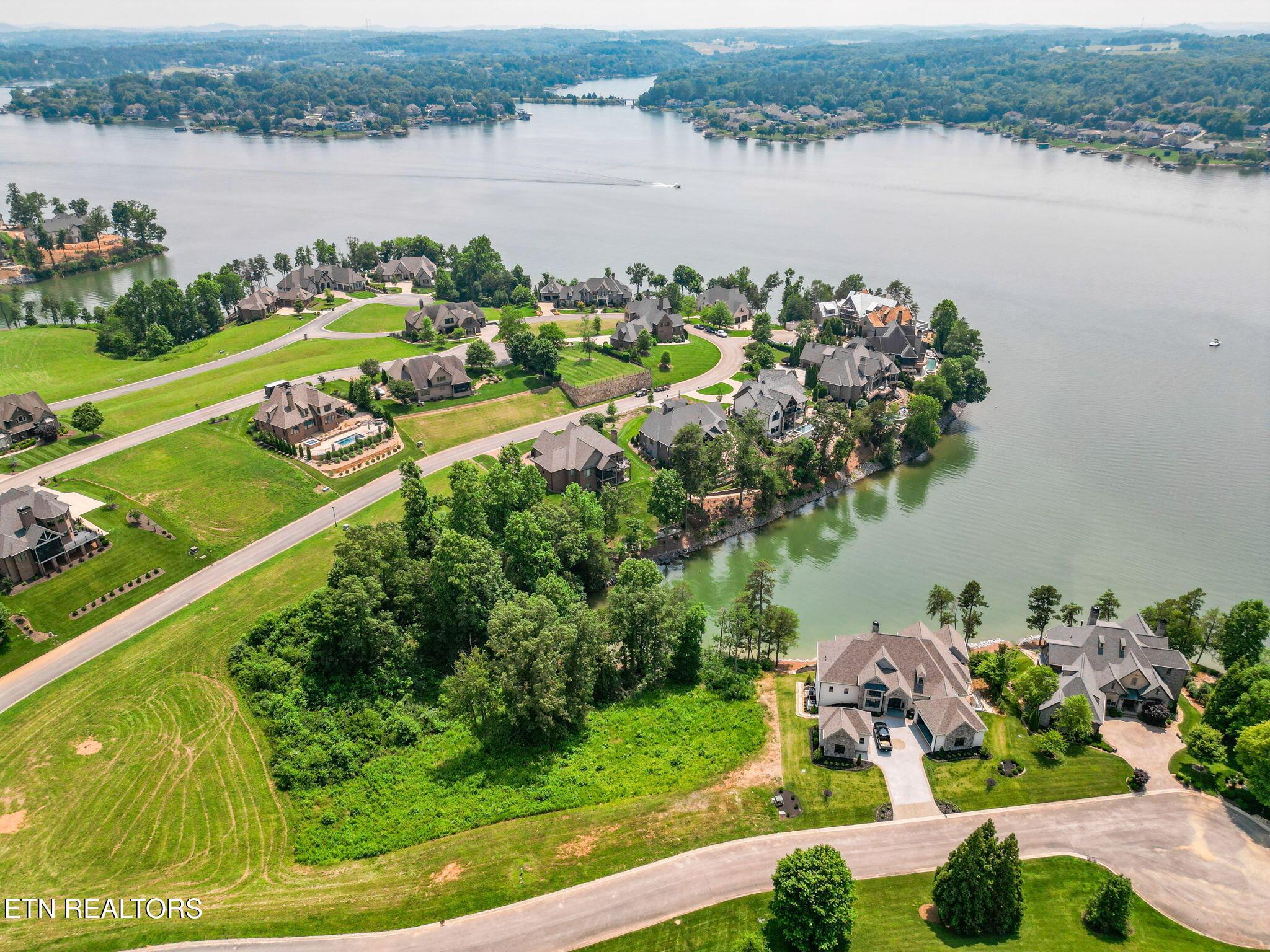 377 Beacon Court, Lenoir City, TN - Fort Loudoun and Tellico Lake Real Estate - Image# 5