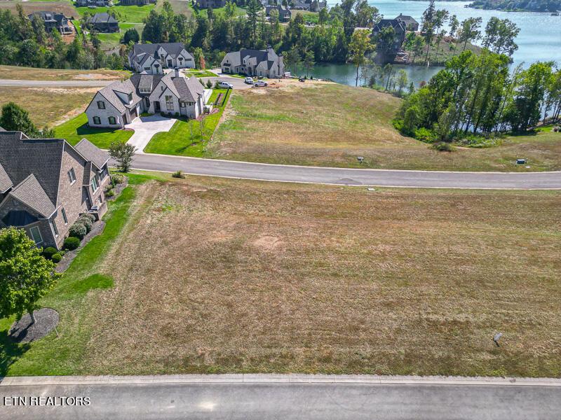 863 Castaway Lane, Lenoir City, TN - Fort Loudoun and Tellico Lake Real Estate - Image# 2