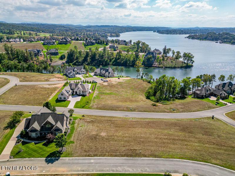 863 Castaway Lane, Lenoir City, TN - Fort Loudoun and Tellico Lake Real Estate - Image# 3