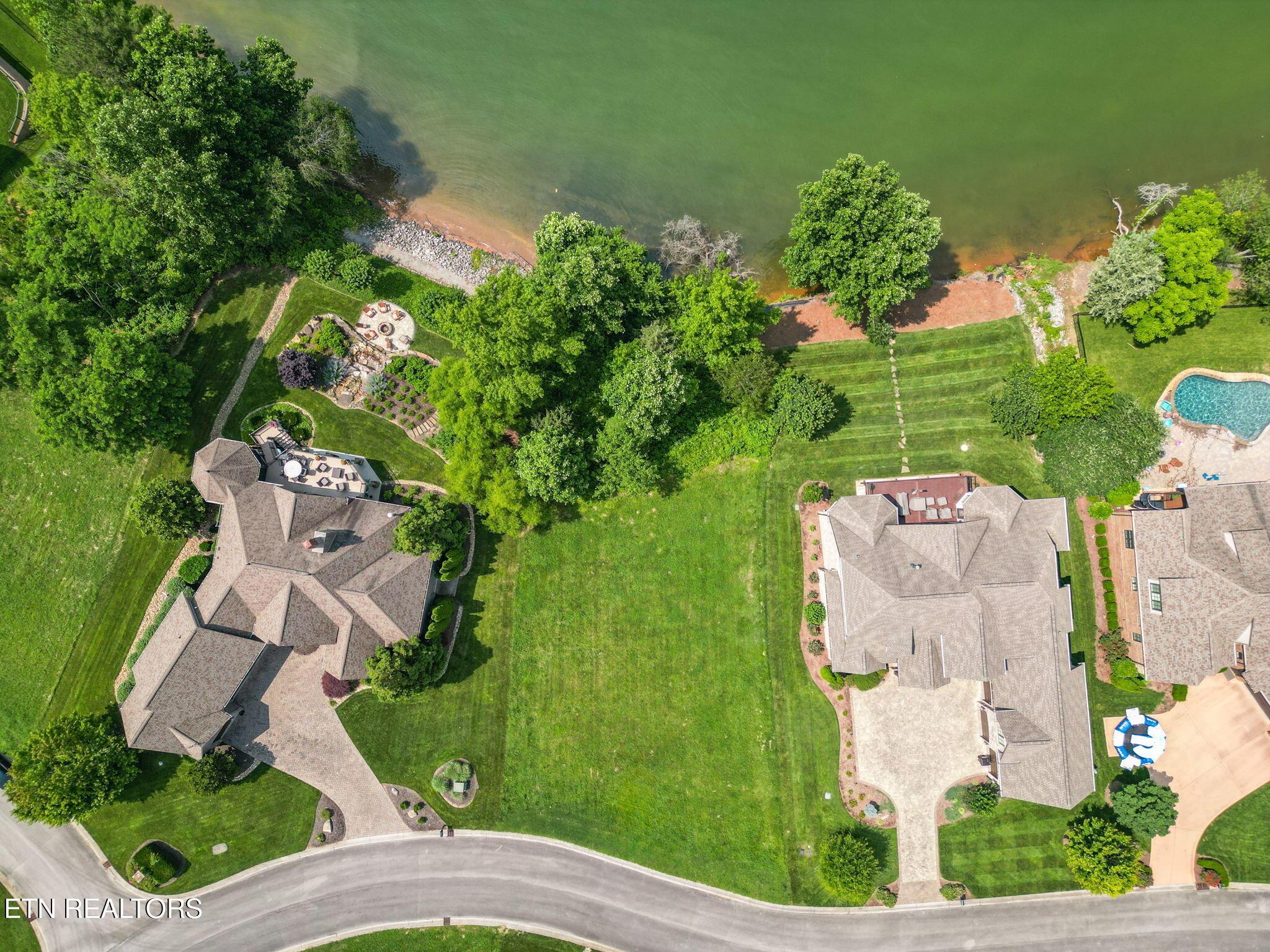 1376 Marina Way, Lenoir City, TN - Fort Loudoun and Tellico Lake Real Estate - Image# 4