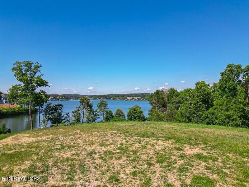 390 Admiral Court, Lenoir City, TN
