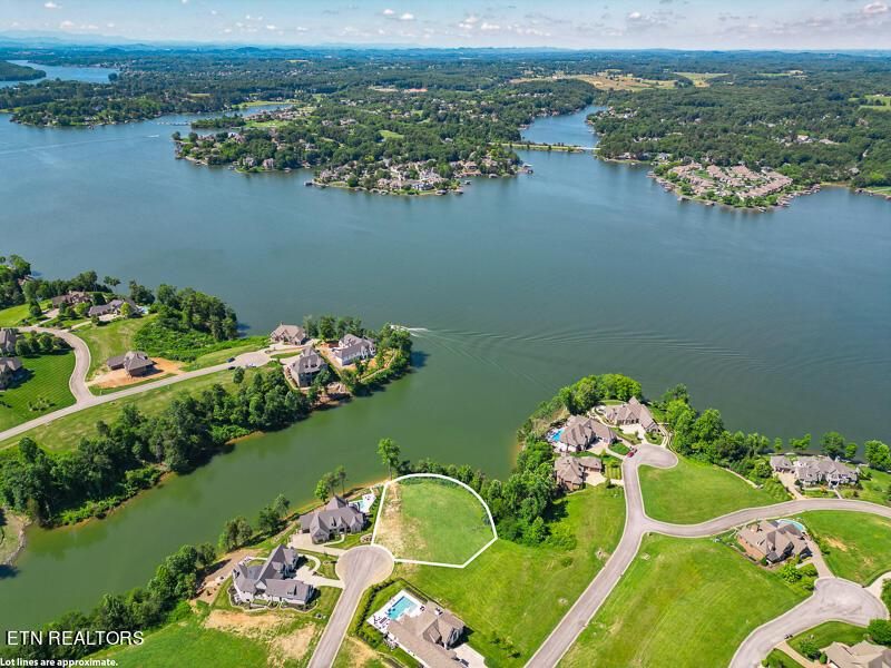 390 Admiral Court, Lenoir City, TN - Fort Loudoun and Tellico Lake Real Estate - Image# 9