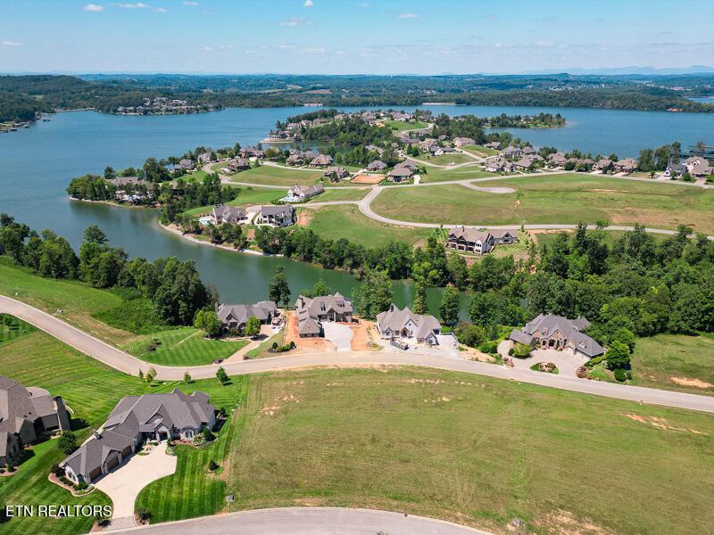 522 Commodore Drive, Lenoir City, TN - Fort Loudoun and Tellico Lake Real Estate - Image# 3