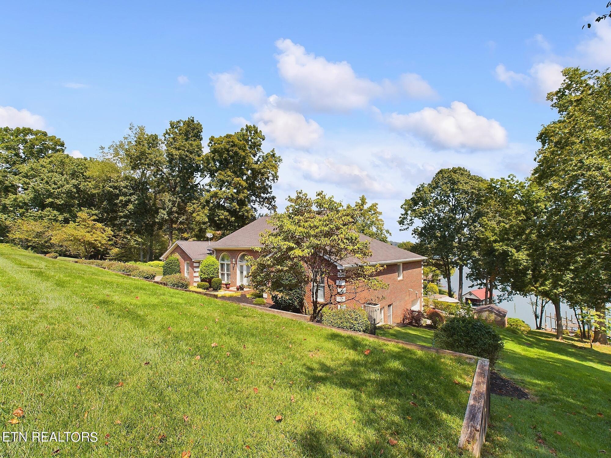 155 Lake Crest Drive, Lenoir City, TN - Fort Loudoun and Tellico Lake Real Estate - Image# 4