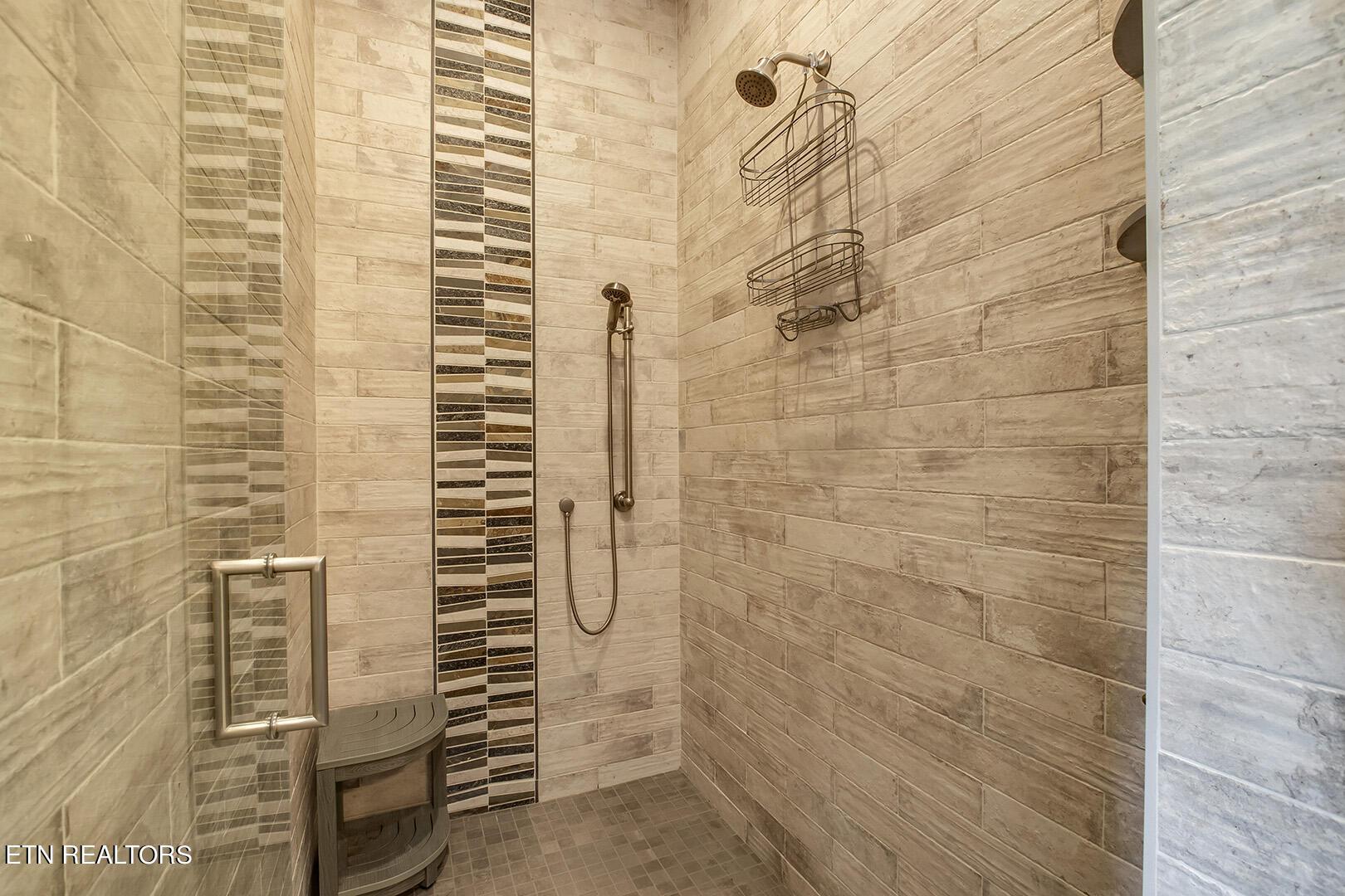 17012 Lighthouse Pointe Drive, Lenoir City, TN - Fort Loudoun and Tellico Lake Real Estate - Image# 27
