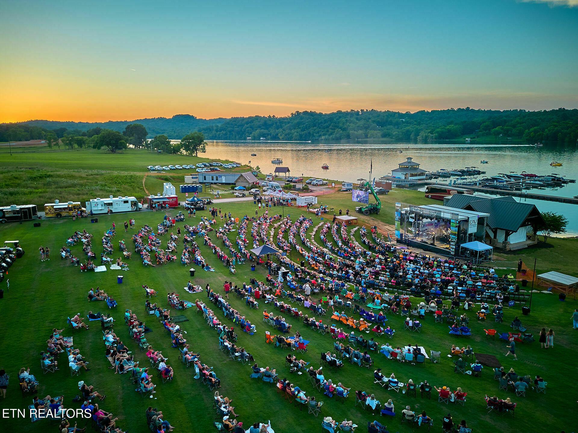 1097 Black Cove Lane, Loudon, TN - Fort Loudoun and Tellico Lake Real Estate - Image# 4