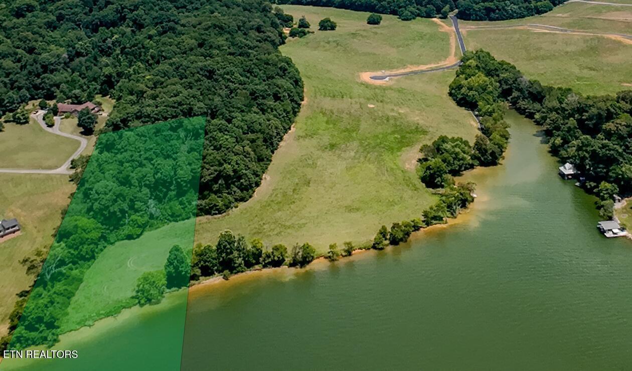 3845 Gravelly Hills Rd, Louisville, TN - Fort Loudoun and Tellico Lake Real Estate - Image# 2