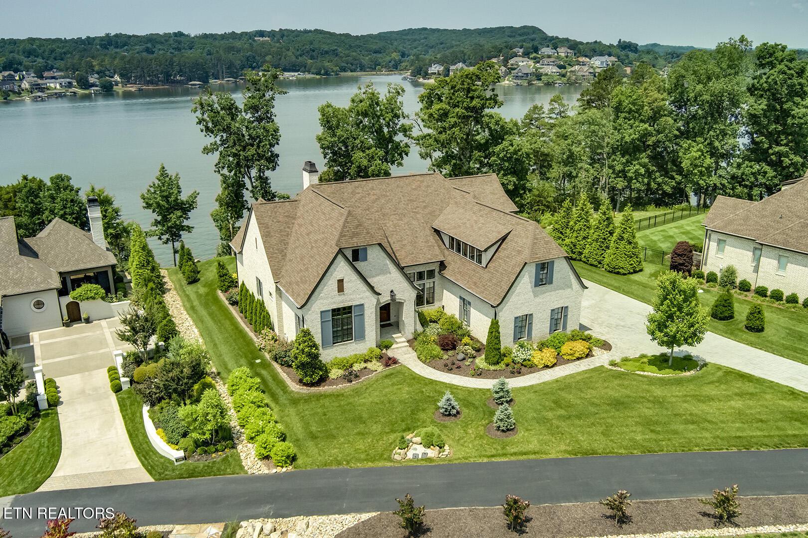 1270 Shadow Hill Drive, Lenoir City, TN - Fort Loudoun and Tellico Lake Real Estate - Image# 2