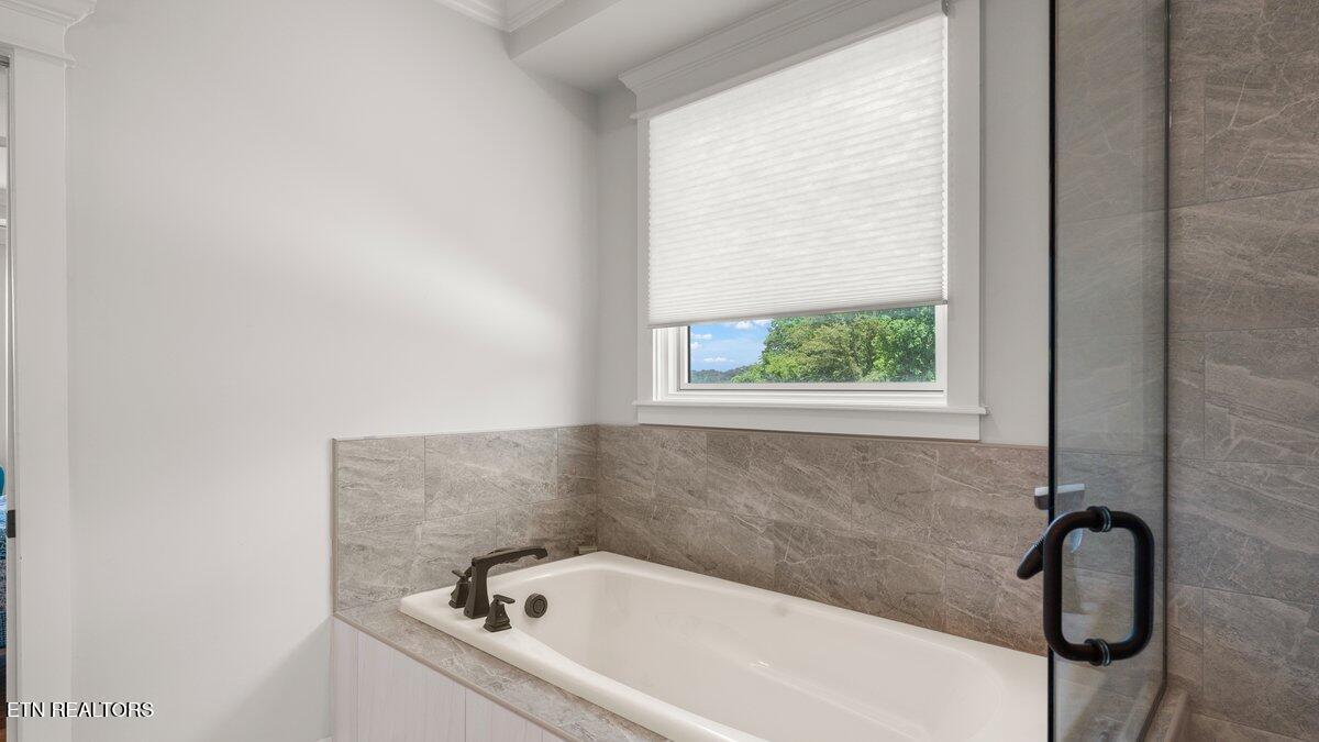 560 Silent River Lane, Loudon, TN - Fort Loudoun and Tellico Lake Real Estate - Image# 24