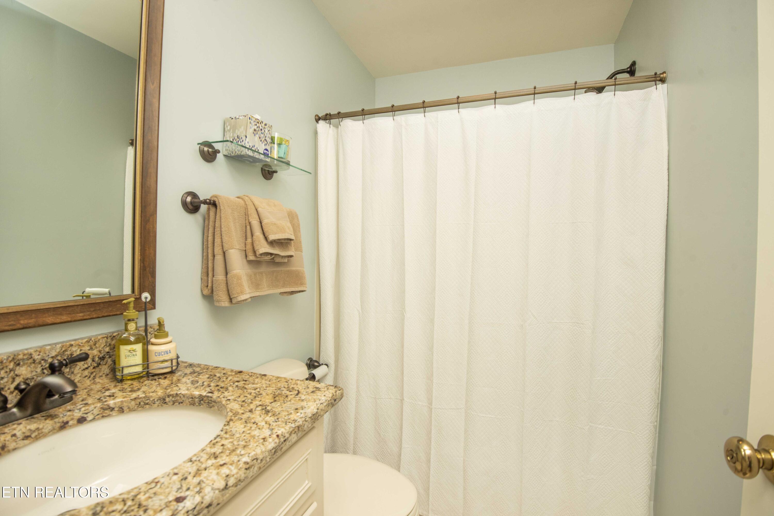 902 Twin Coves Circle, Lenoir City, TN - Fort Loudoun and Tellico Lake Real Estate - Image# 42