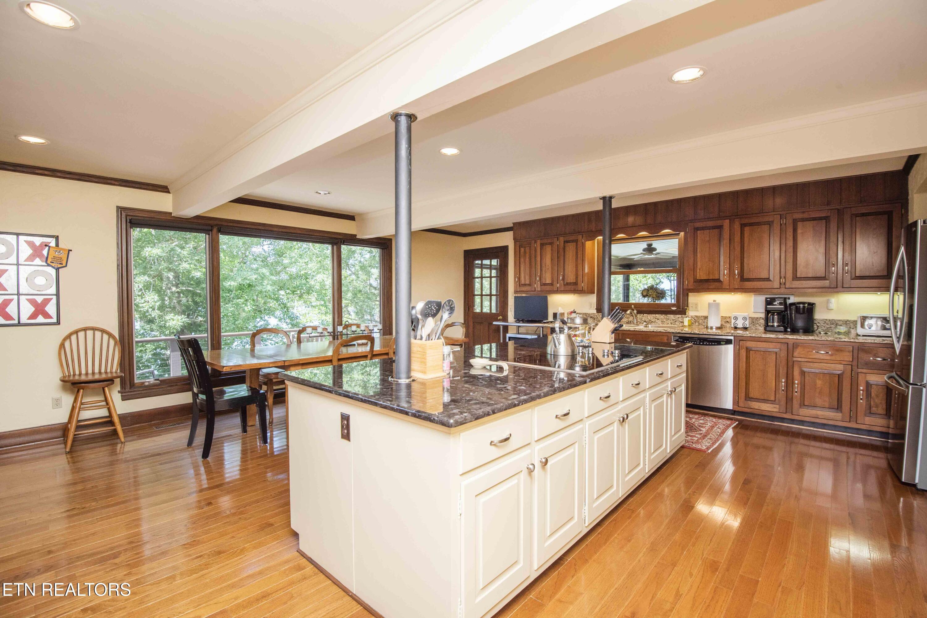 902 Twin Coves Circle, Lenoir City, TN - Fort Loudoun and Tellico Lake Real Estate - Image# 34