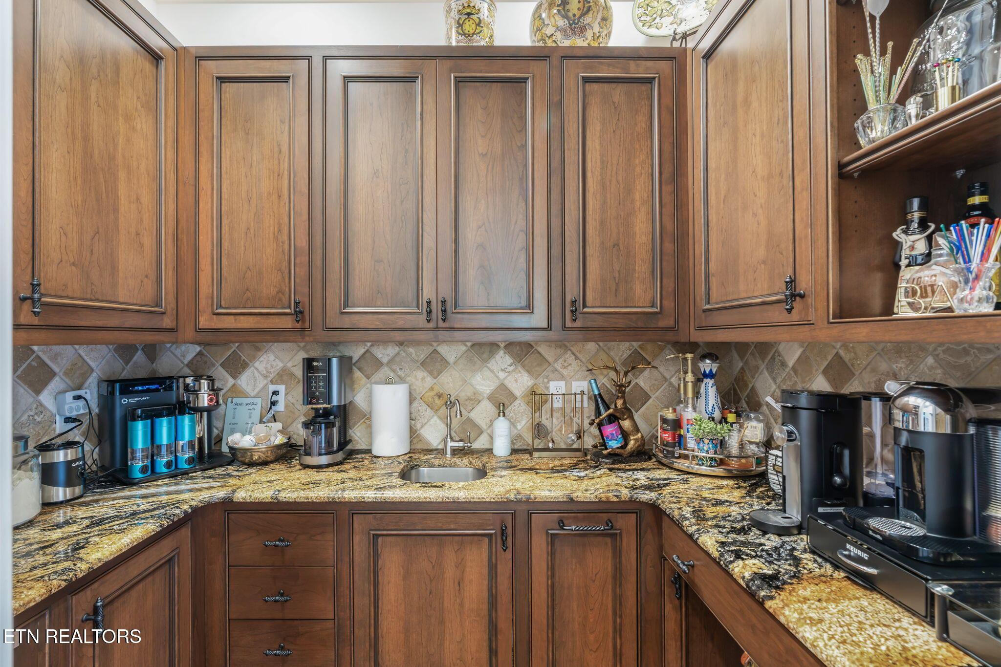 203 Lake Forest Way, Louisville, TN - Fort Loudoun and Tellico Lake Real Estate - Image# 25
