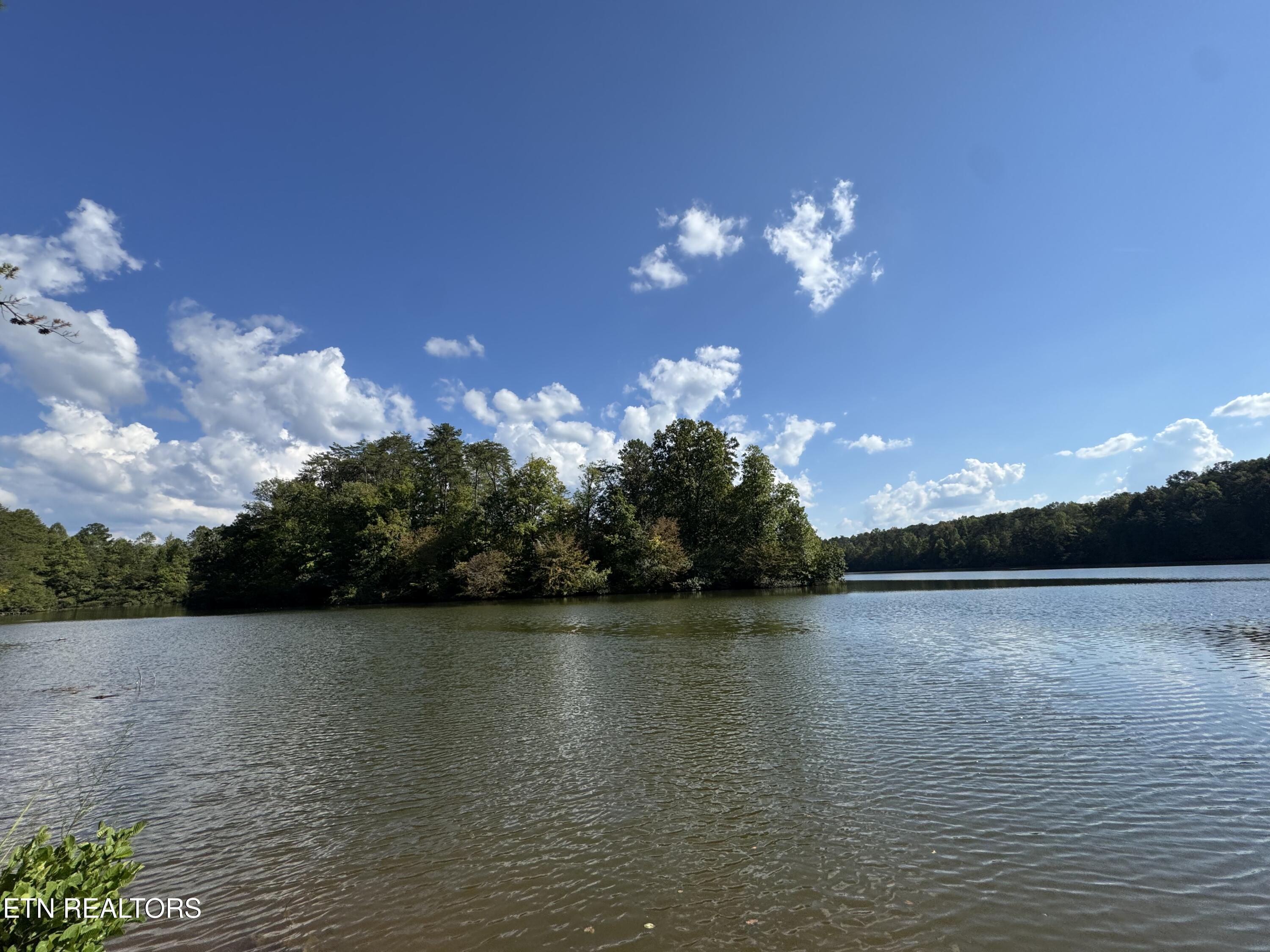 692 Overlook Drive, Vonore, TN - Fort Loudoun and Tellico Lake Real Estate - Image# 16