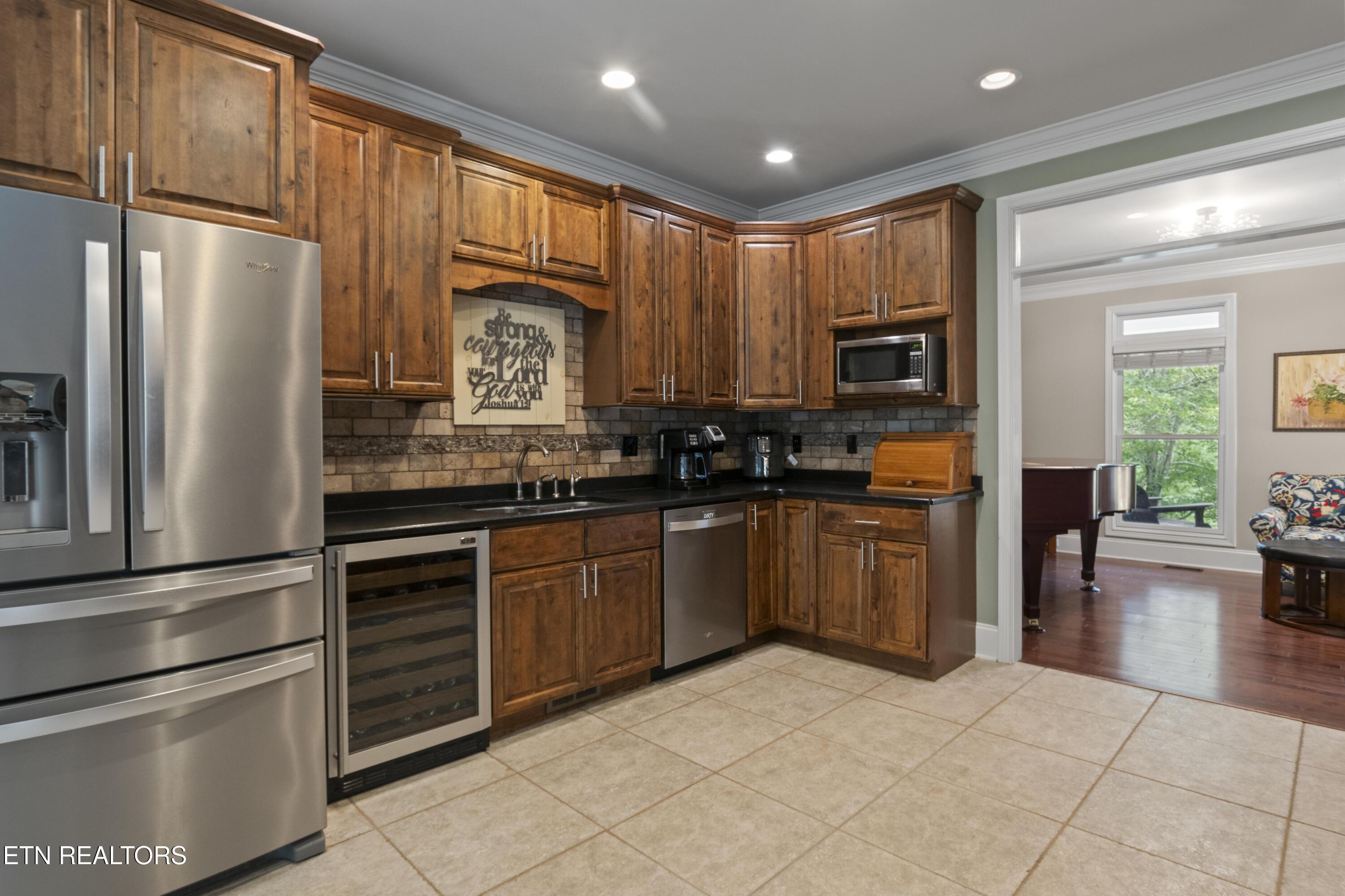 186 Lake Crest Drive, Lenoir City, TN - Fort Loudoun and Tellico Lake Real Estate - Image# 11