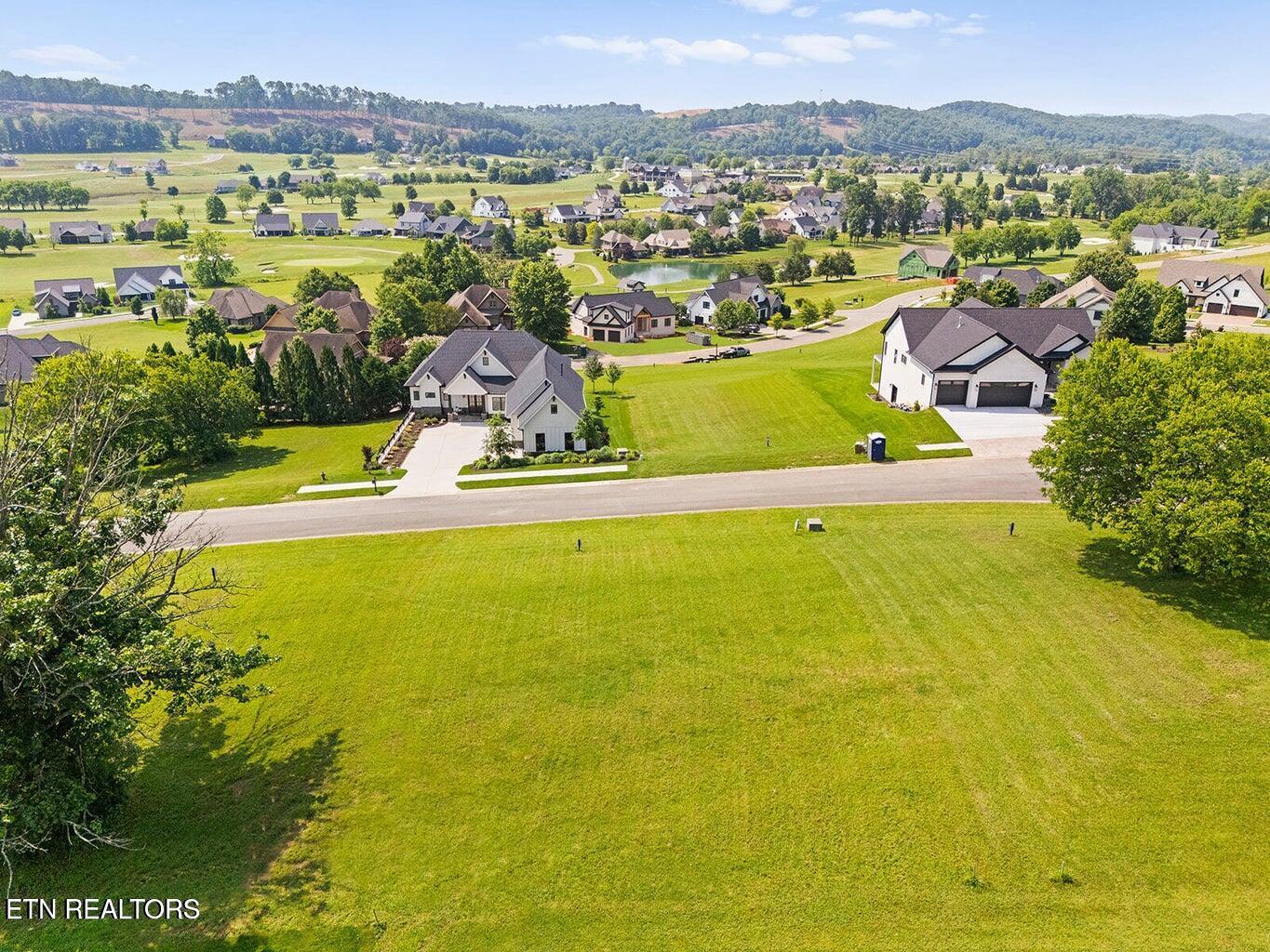 1740 Eagle Point Drive, Loudon, TN