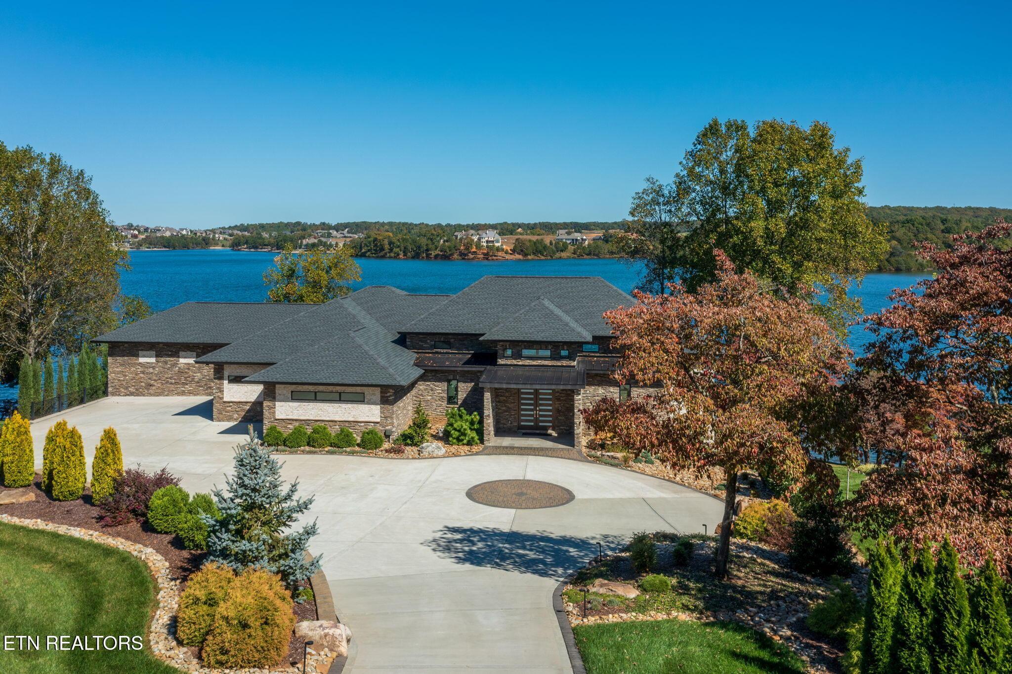322 Okmulgee Circle, Loudon, TN